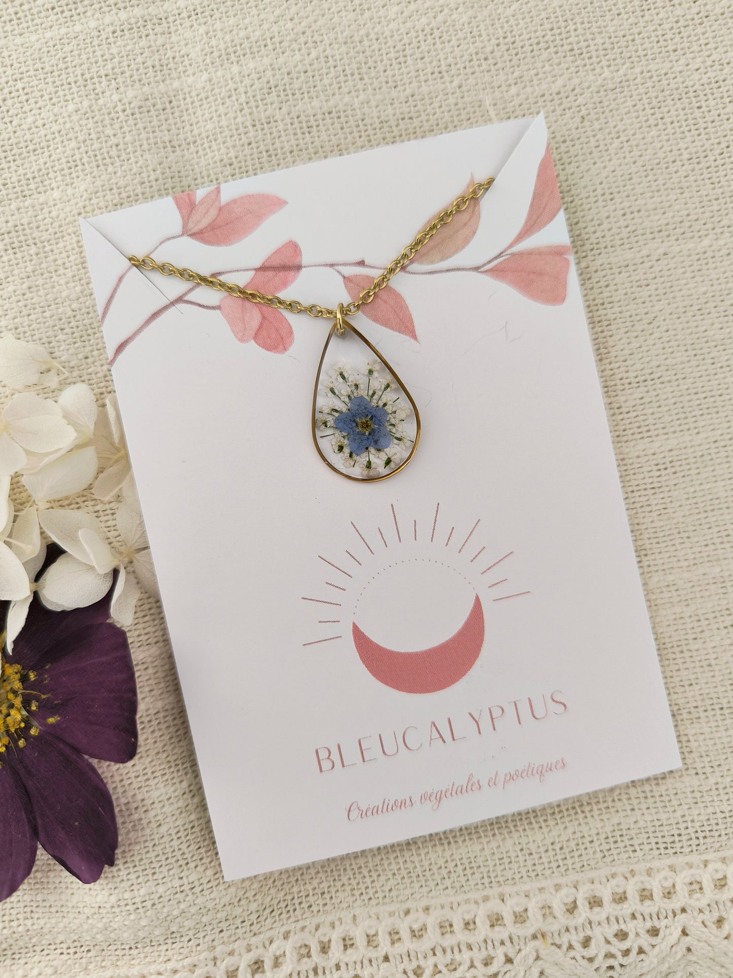 Collier médaillon goutte : Bouquet des champs