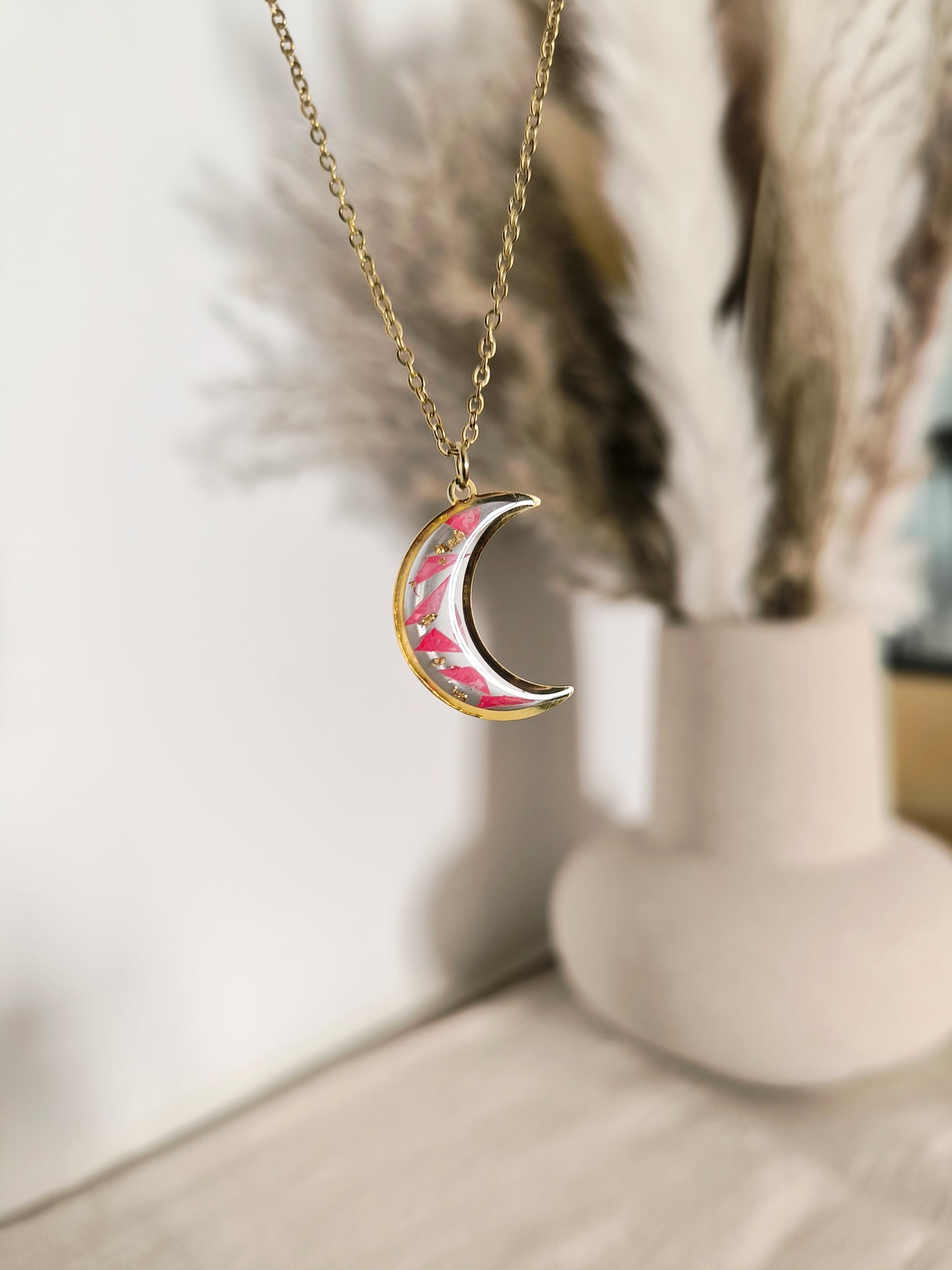 Collier médaillon lune : Mosaïque de rose