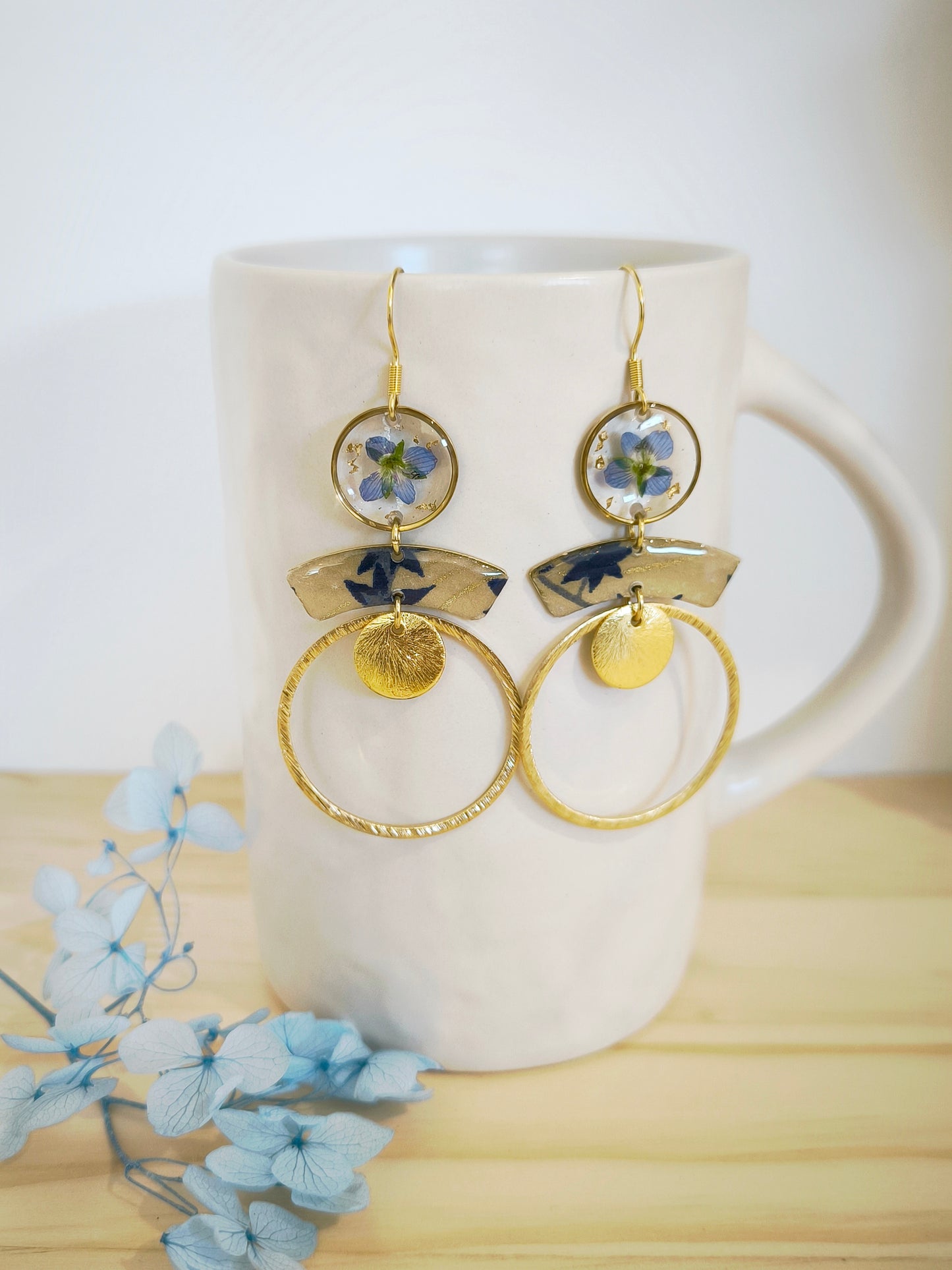 Boucles d'oreilles florales : Eclats de poésie - Bleu et beige