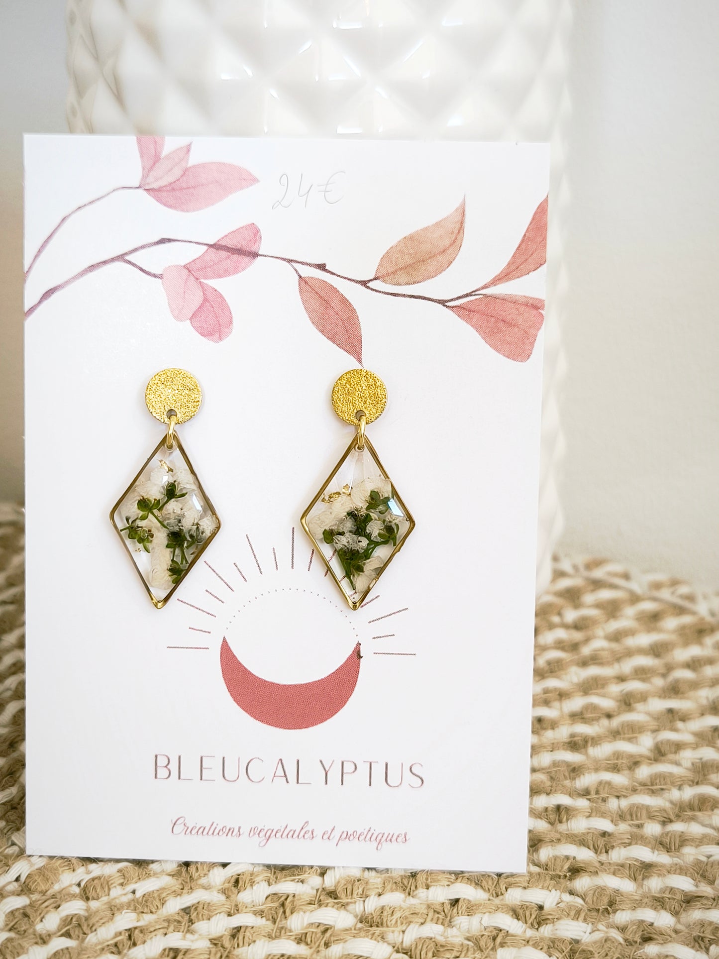 Boucles d'oreilles florales - losange : Fleur d'alysse blanche