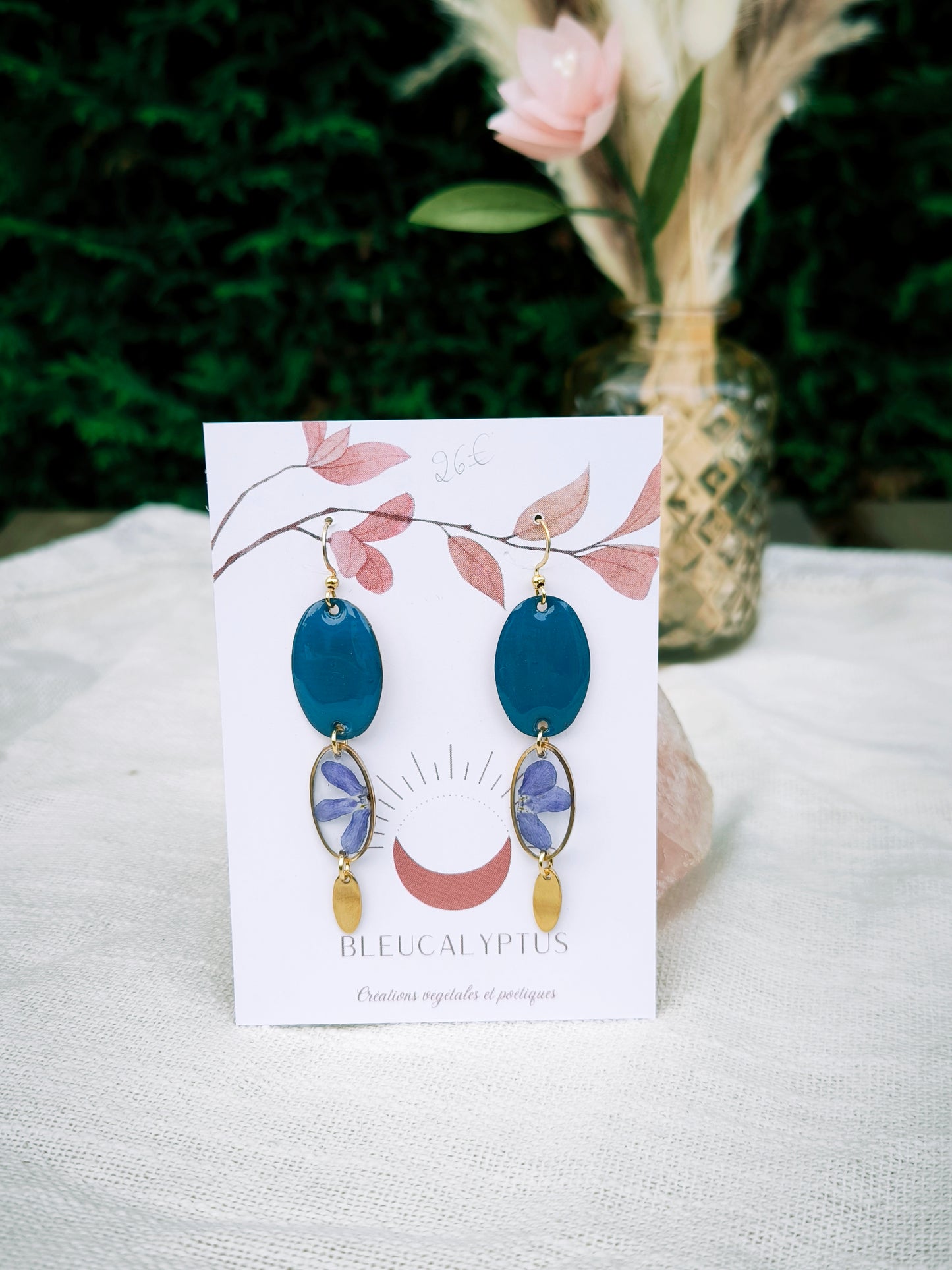 Boucles d'oreilles fleuries résine et émail : Ovale Pop - Bleu lobélie