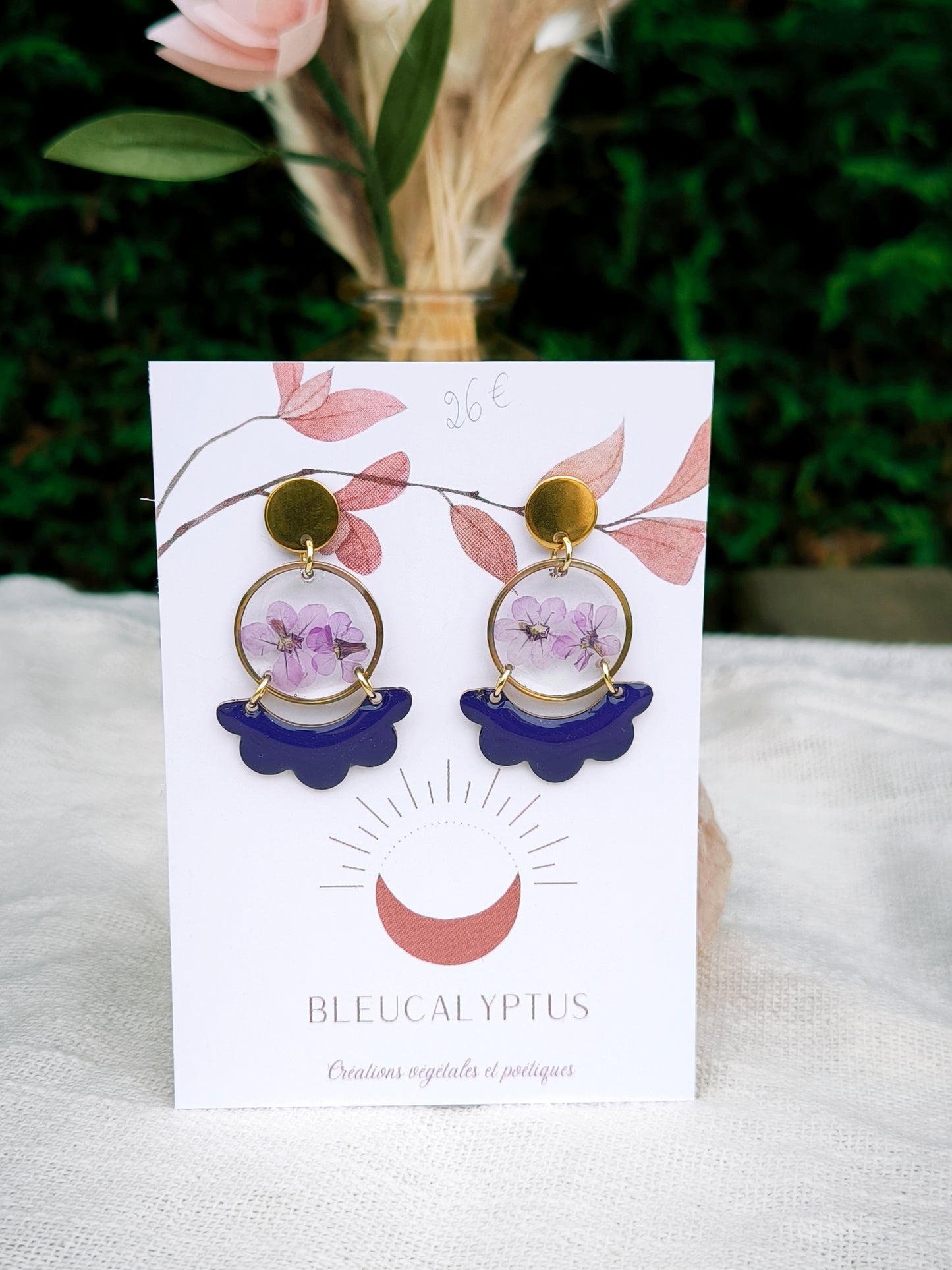 Boucles d'oreilles fleuries résine et émail : Créole florale - violette