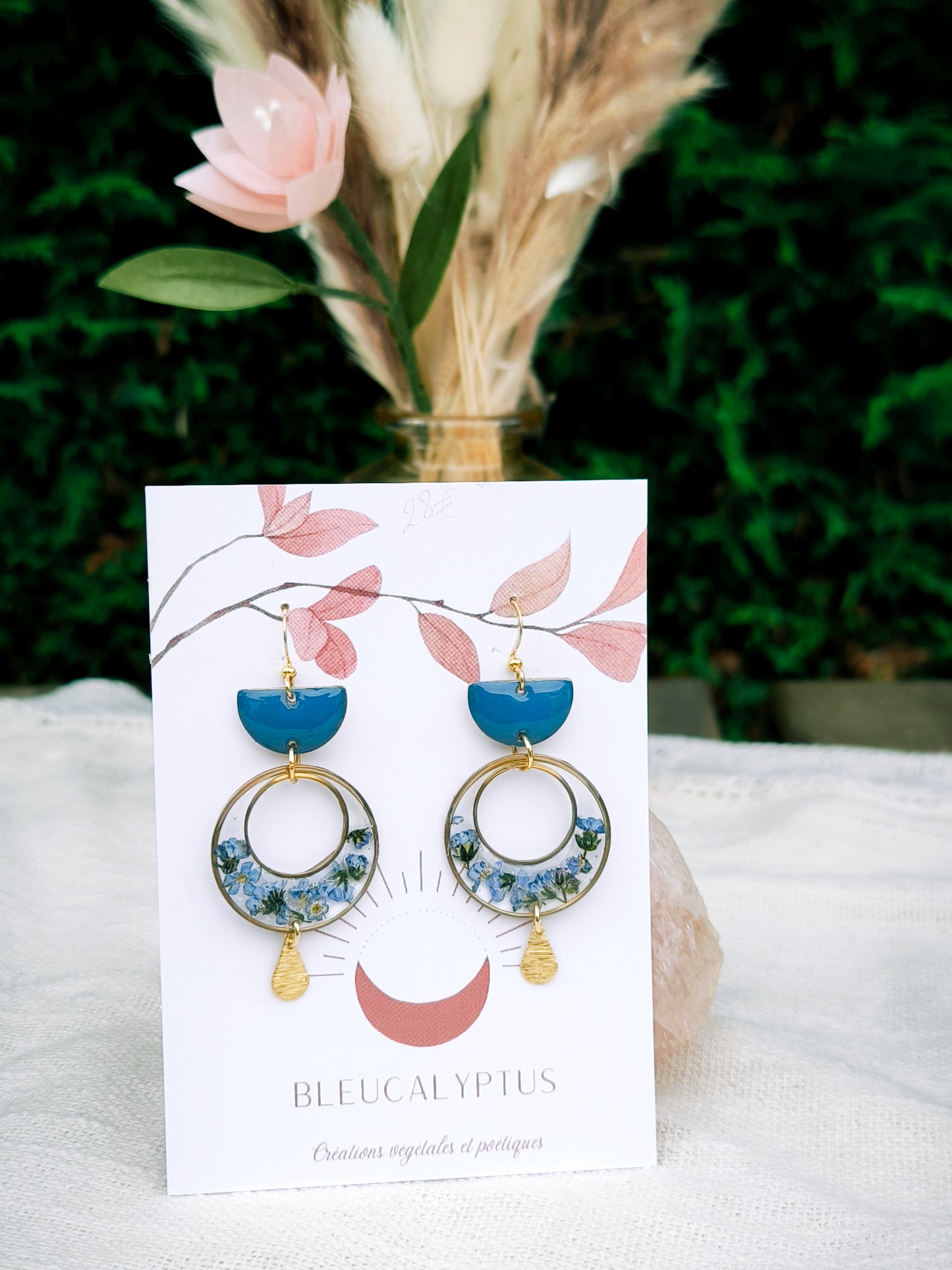 Boucles d'oreilles fleuries résine et émail : Lanterne - bleue