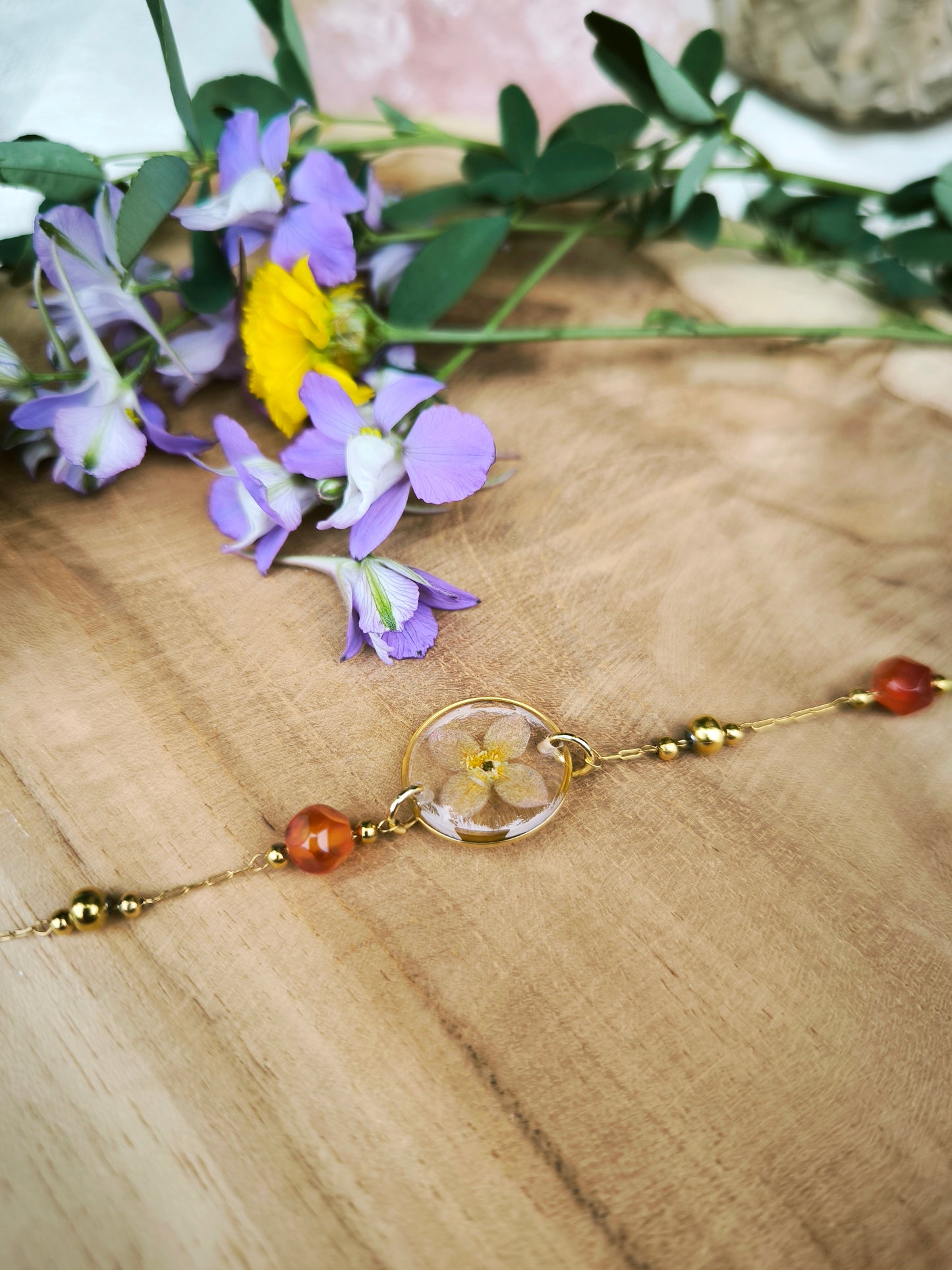 Bracelet médaillon rond : Fleurs et pierres - divers coloris