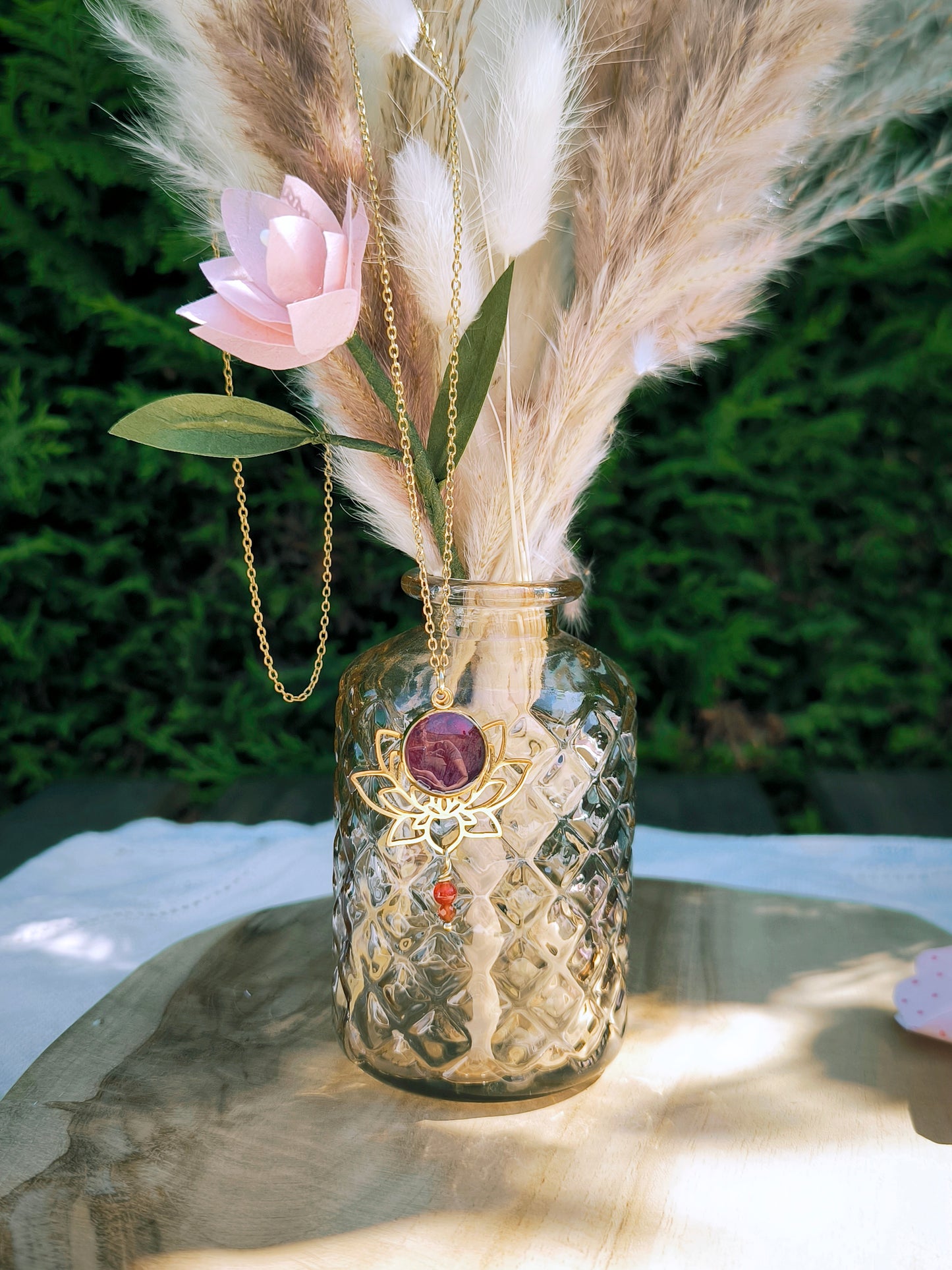 Collier médaillon lotus : Grand sautoir Coquelicot