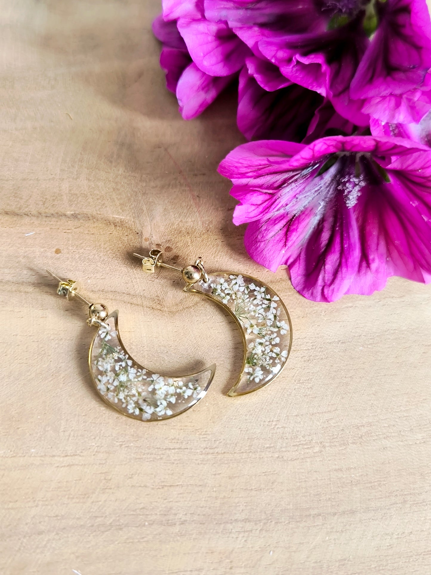 Boucles d'oreilles : Lune blanche