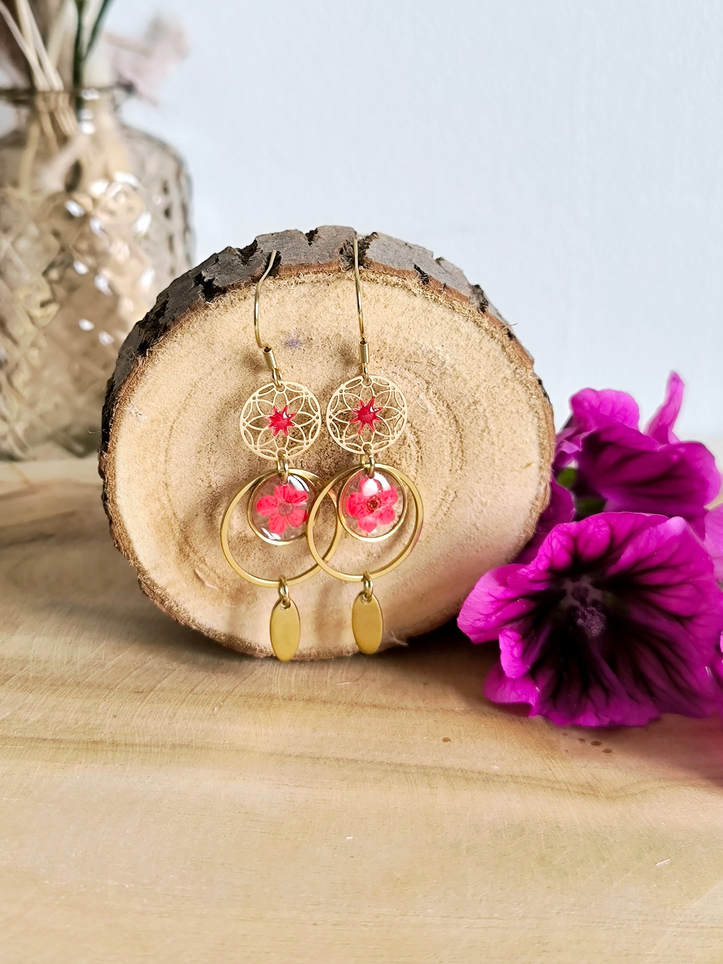 Boucles d'oreilles fleuries résine et émail : Attrape rêve