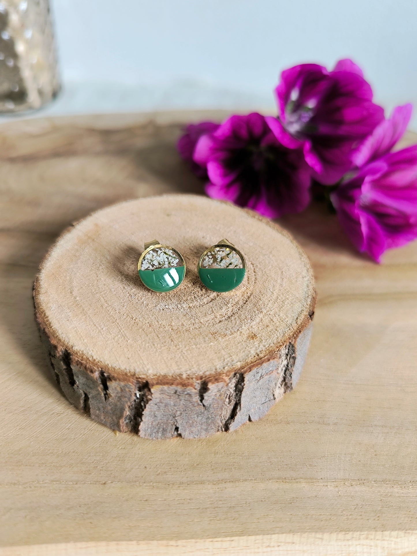 Boucles d'oreilles fleuries résine et émail : Puces rondes