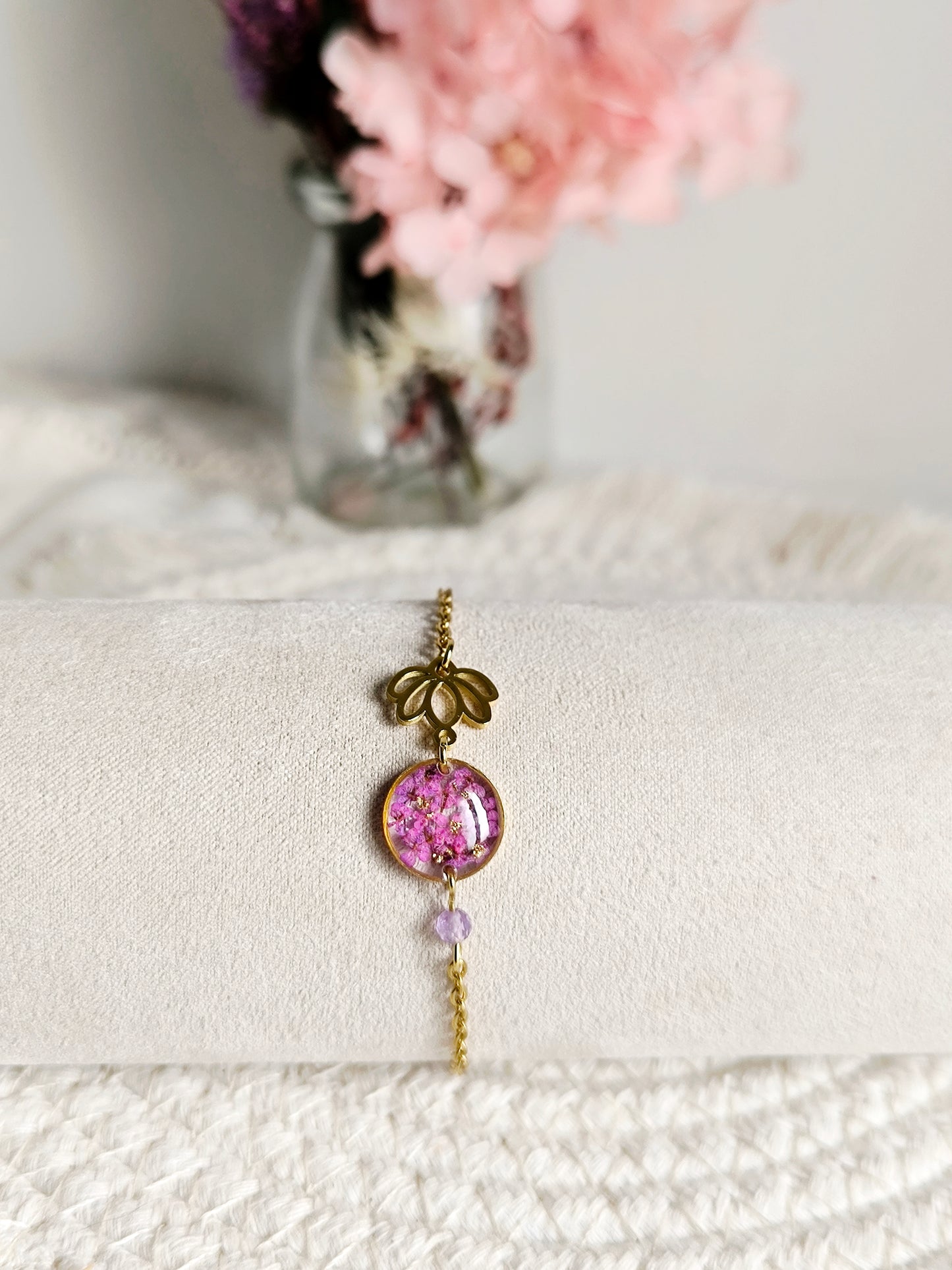 Bracelet lotus : Fleur de carotte et améthyste