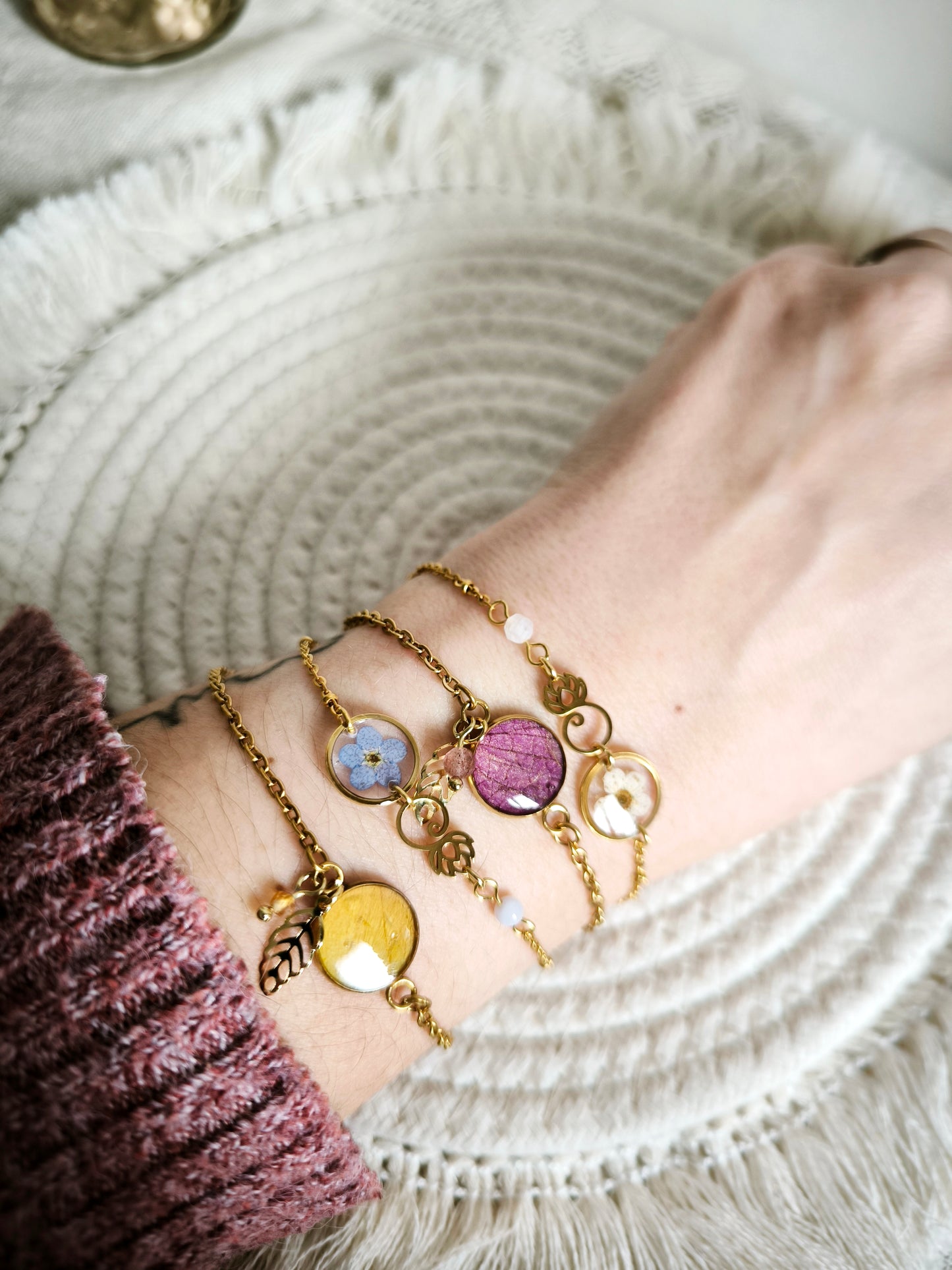Bracelet Fleurs blanches - Bijoux floral bohème chic en acier doré - Bleucalyptus