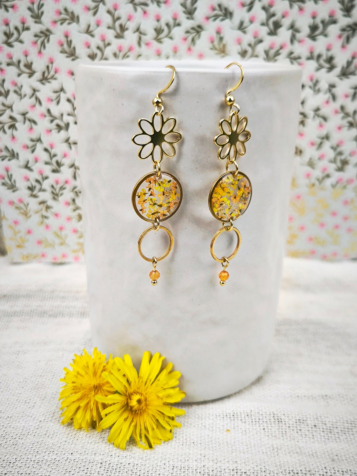 Boucles d’oreilles Flower - fleurs naturelles – Fleur de carotte & cornaline, acier doré