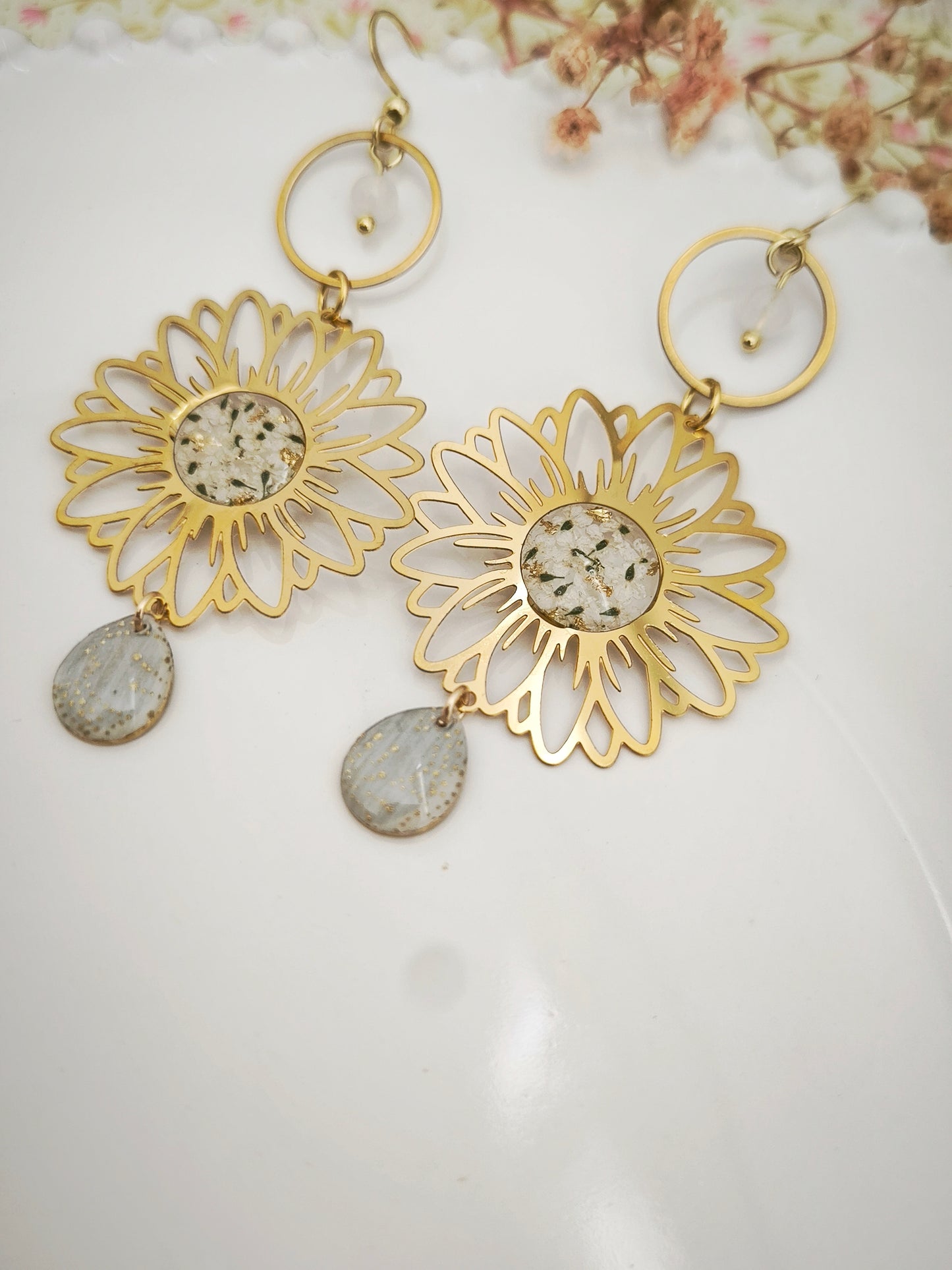 Boucles d'oreilles - L'Éveil des Ombrelles - fleurs blanches