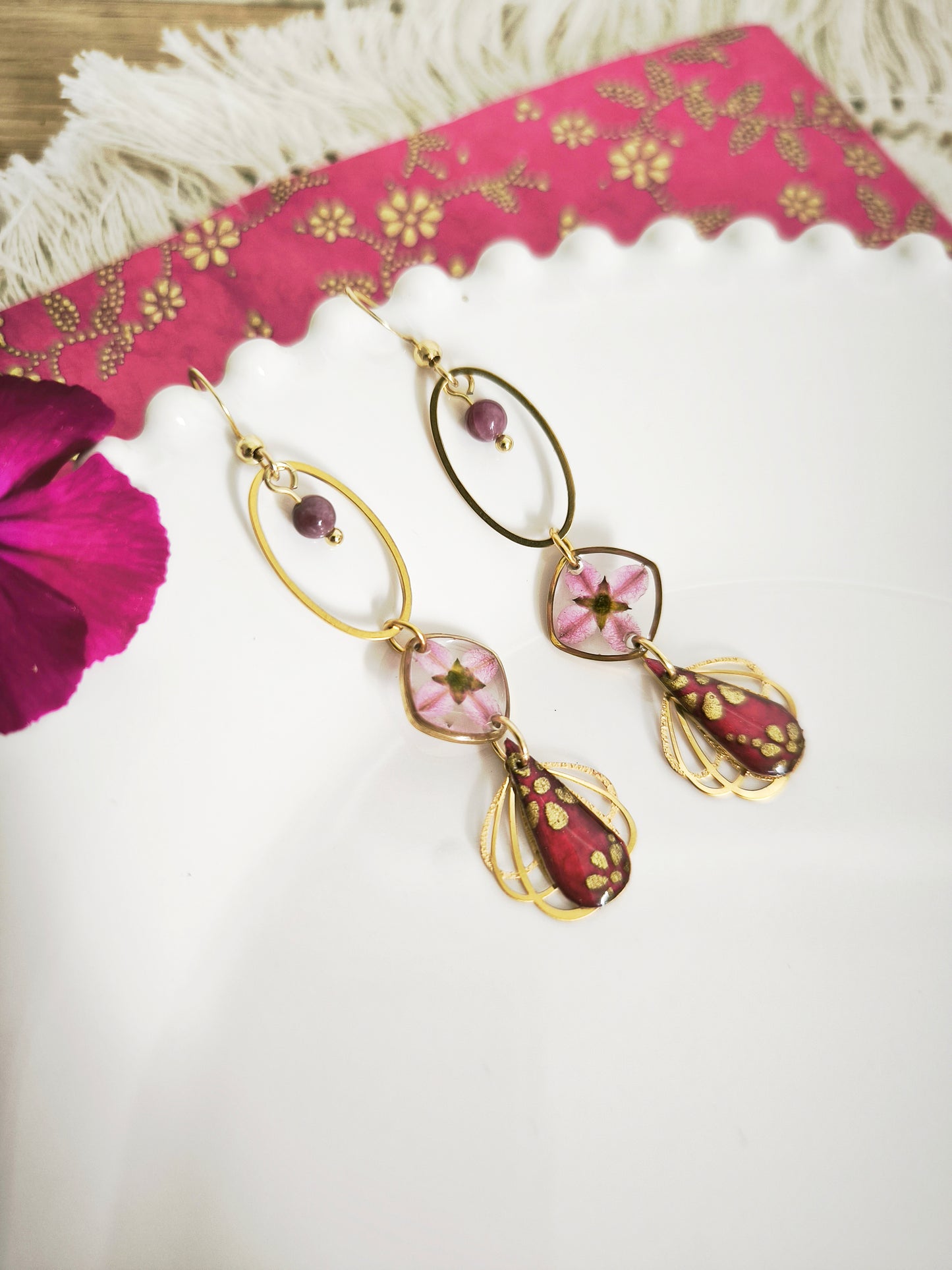 Boucles d'oreilles Lalima de l'Himalaya - tourmaline rose et papier Lokta