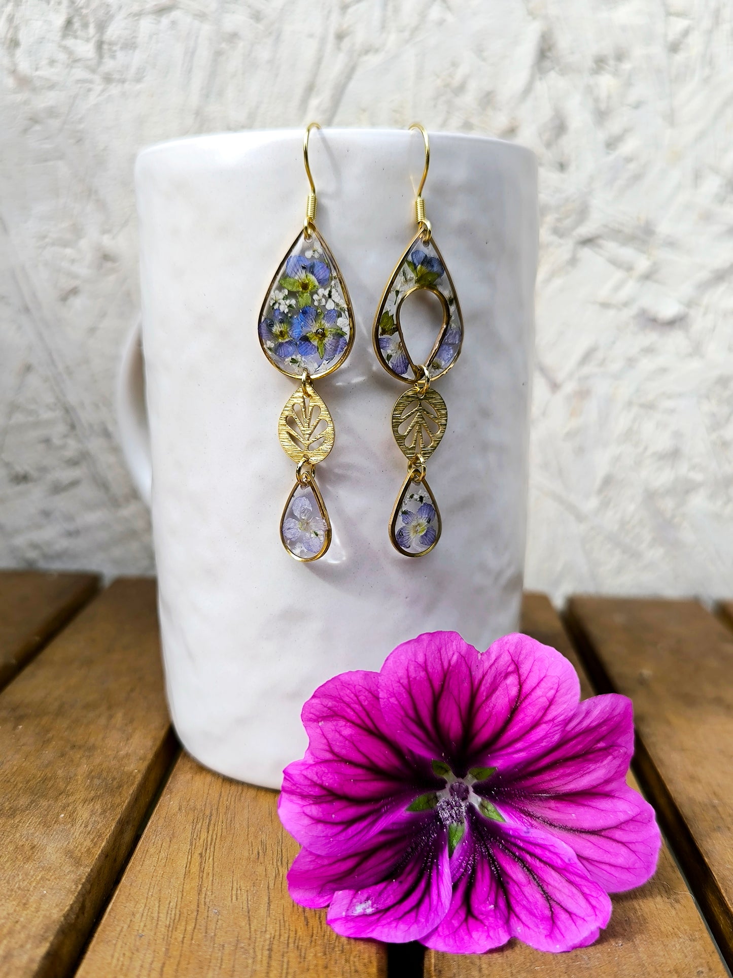 Boucles d'oreilles asymétriques : Gouttes fleuries