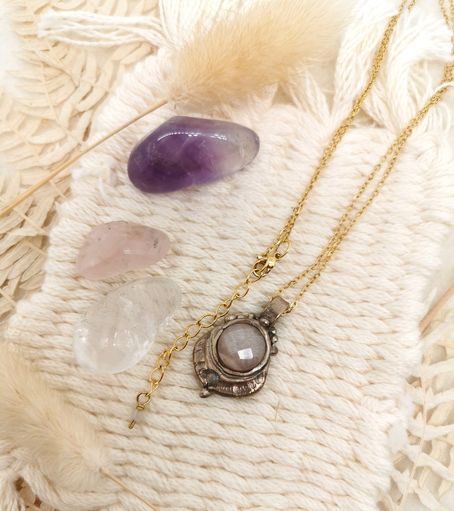 Collier FREYA en bronze et pierre de Lune