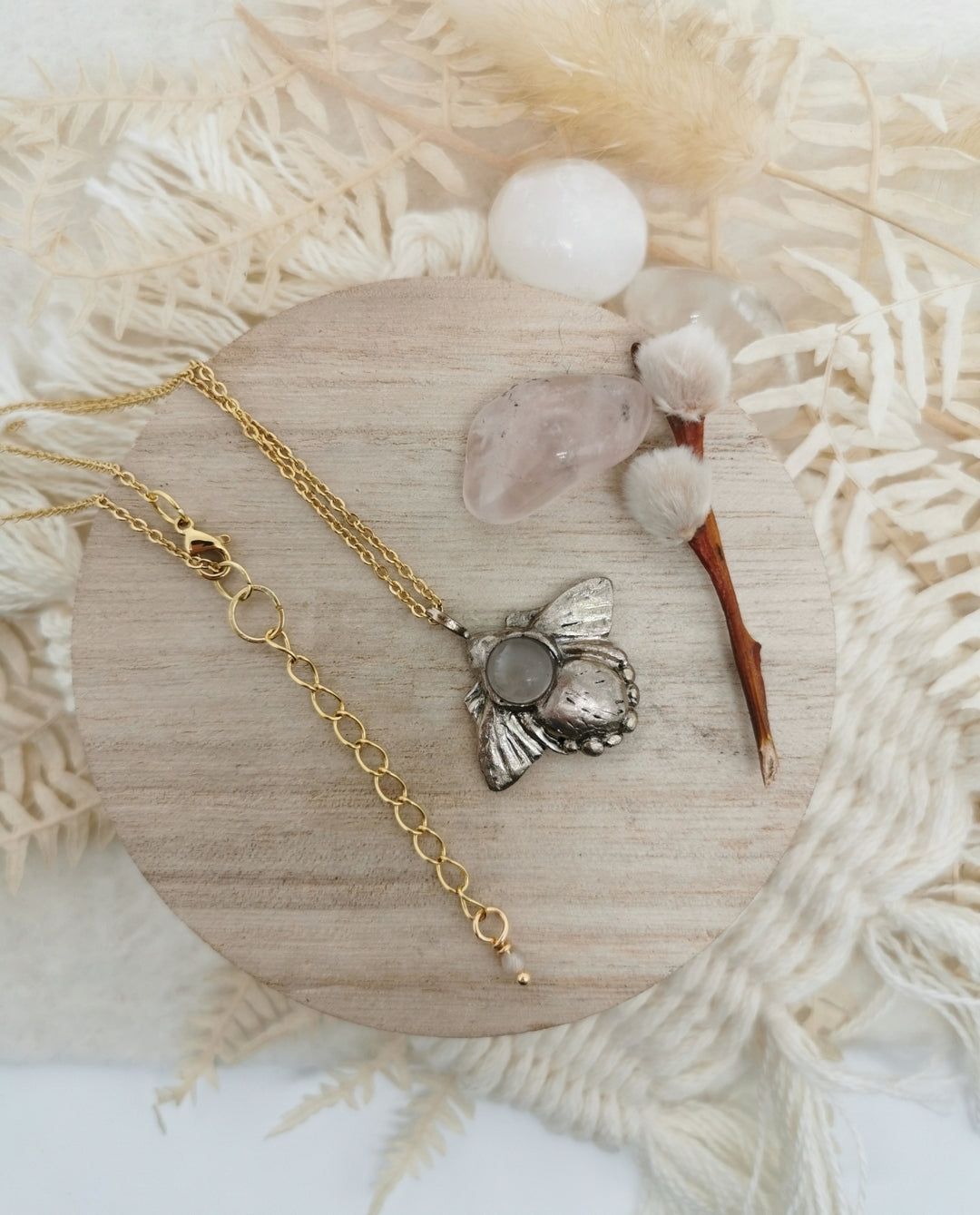 Collier Familier : papillon de nuit en bronze massif