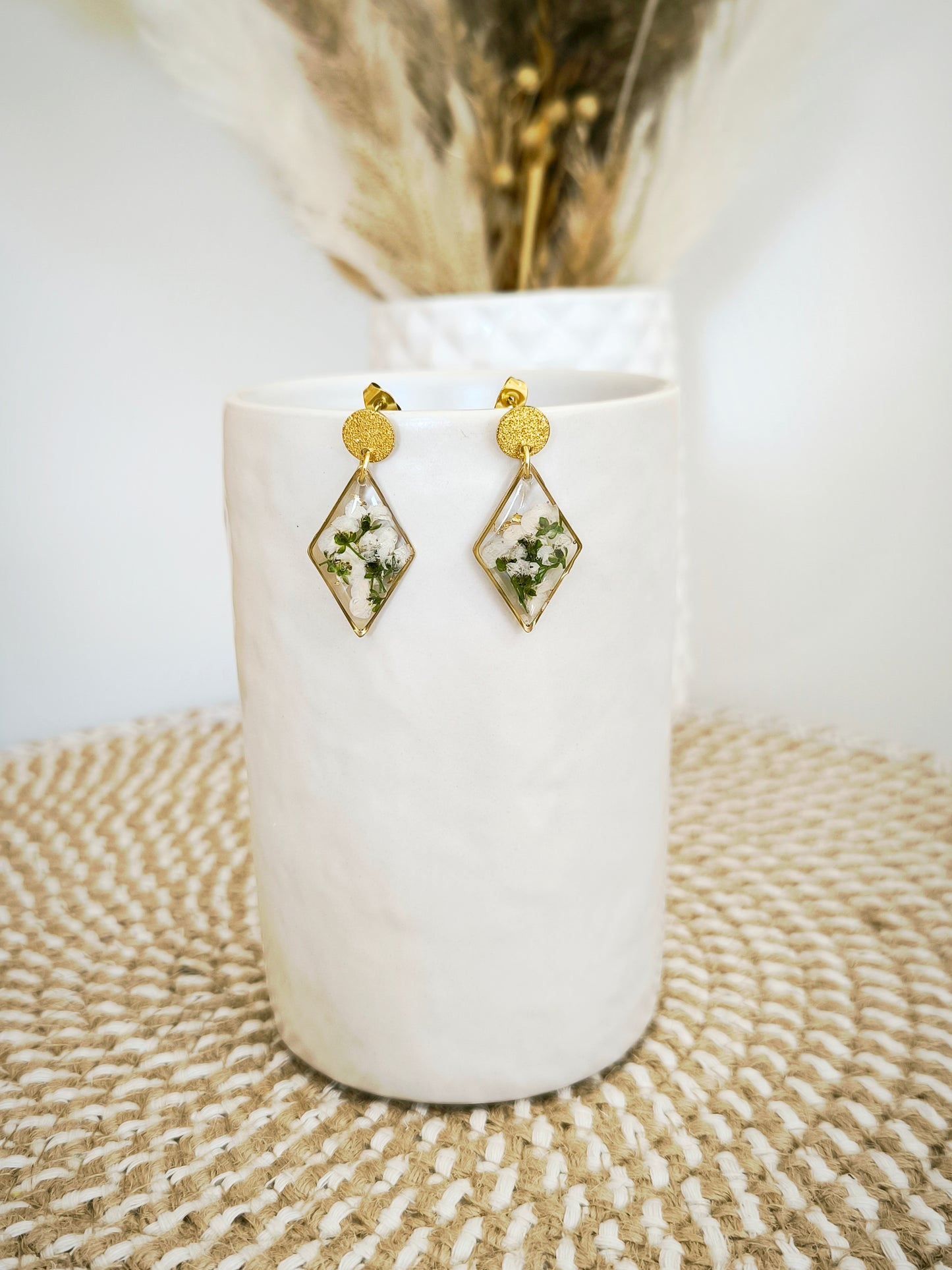 Boucles d'oreilles florales - losange : Fleur d'alysse blanche