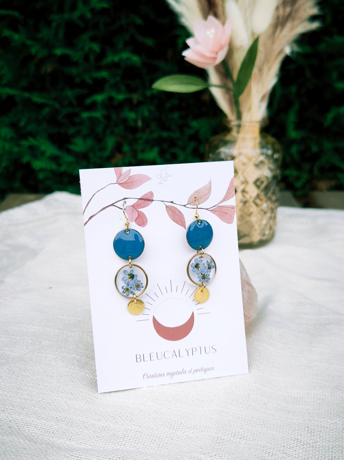 Boucles d'oreilles fleuries résine et émail : Ronde Pop - bleu