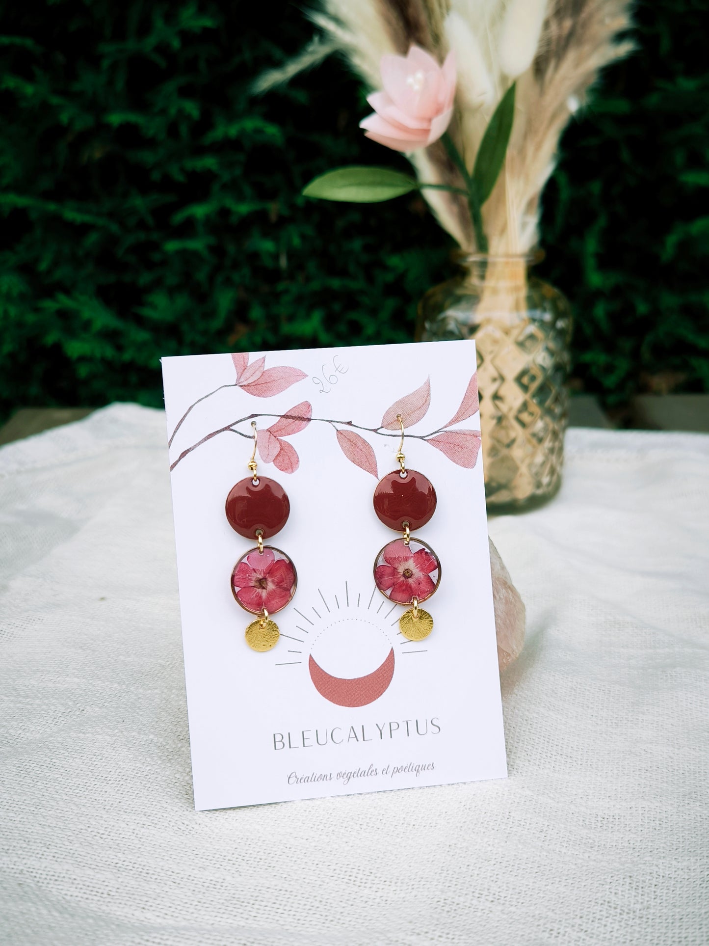 Boucles d'oreilles fleuries résine et émail : Ronde Pop - rouge