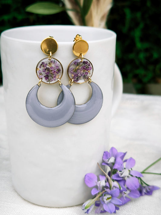 Boucles d'oreilles fleuries résine et émail : Créole lilas