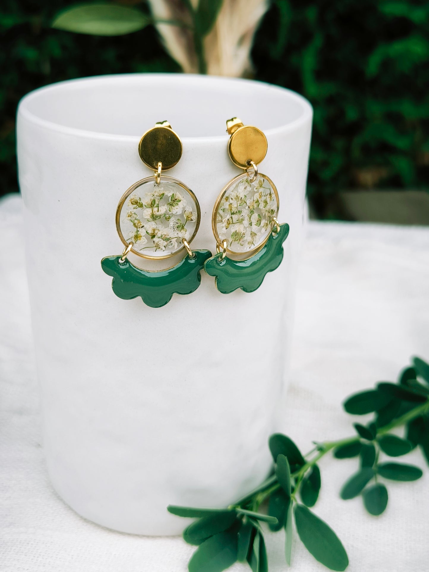 Boucles d'oreilles fleuries résine et émail : Créole florale - verte