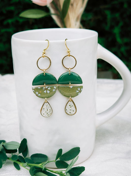 Boucles d'oreilles fleuries résine et émail : Géométrique : verte