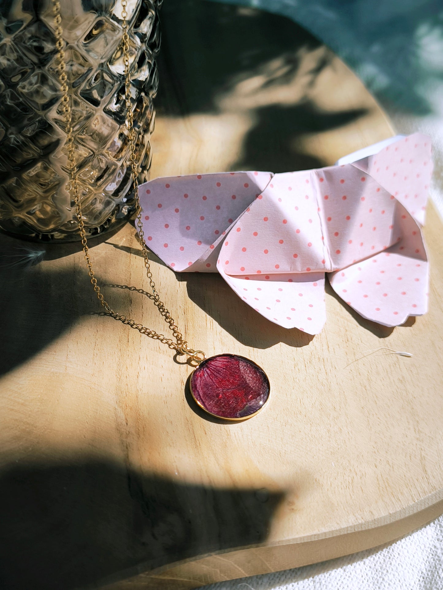 Collier médaillon rond : Coquelicot