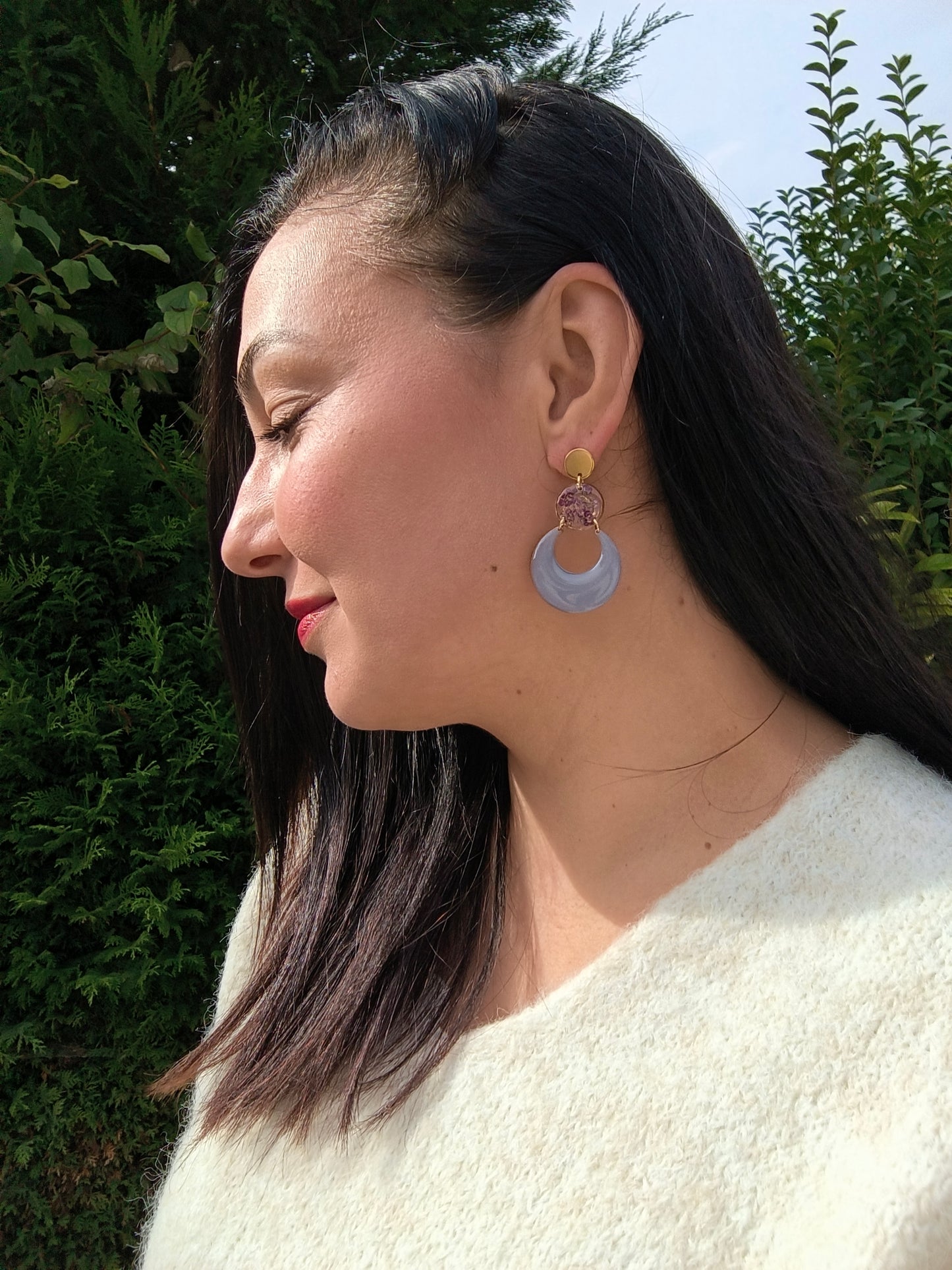 Boucles d'oreilles fleuries résine et émail : Créole rouge