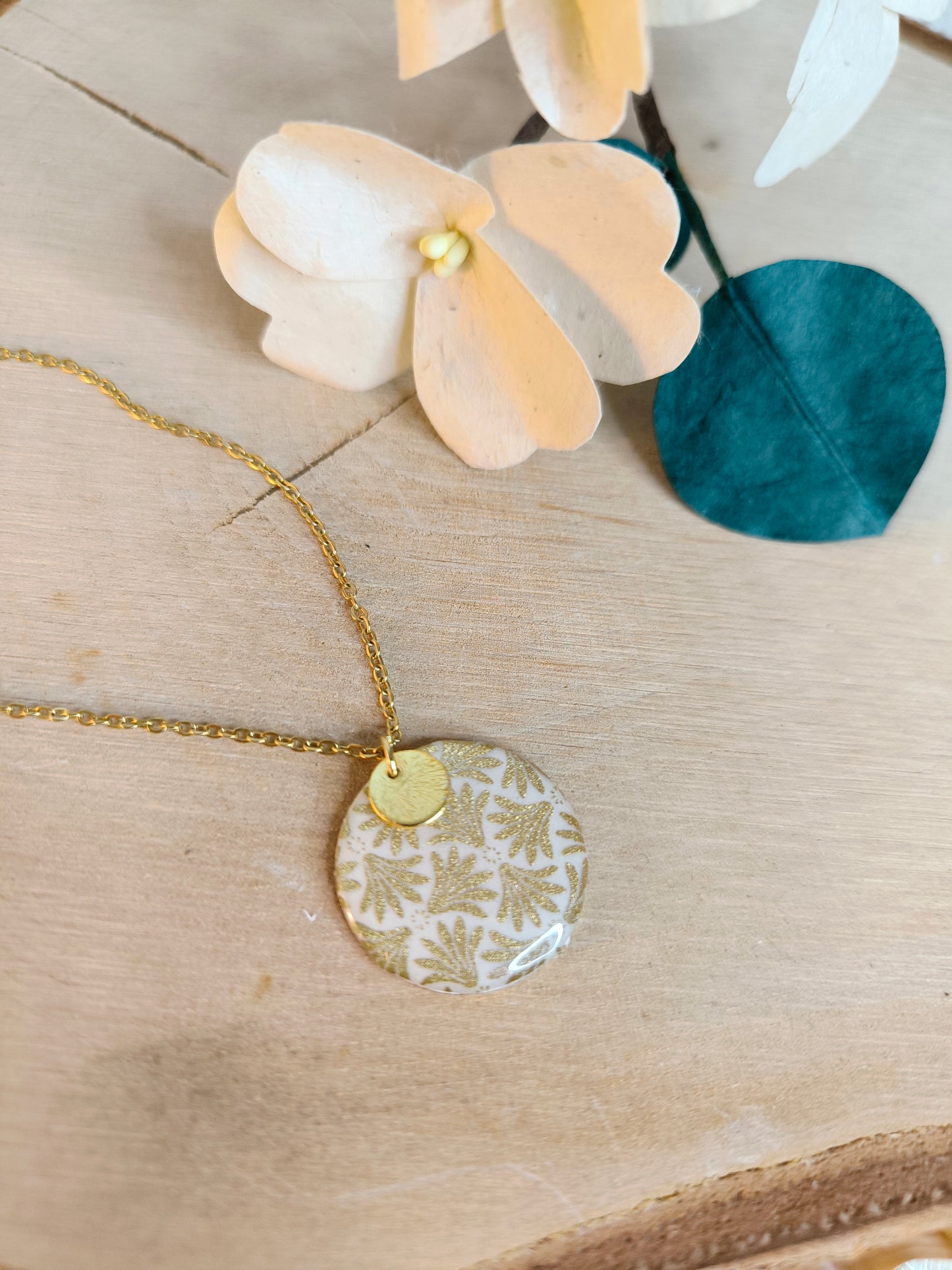 Collier long  : un voyage au Japon