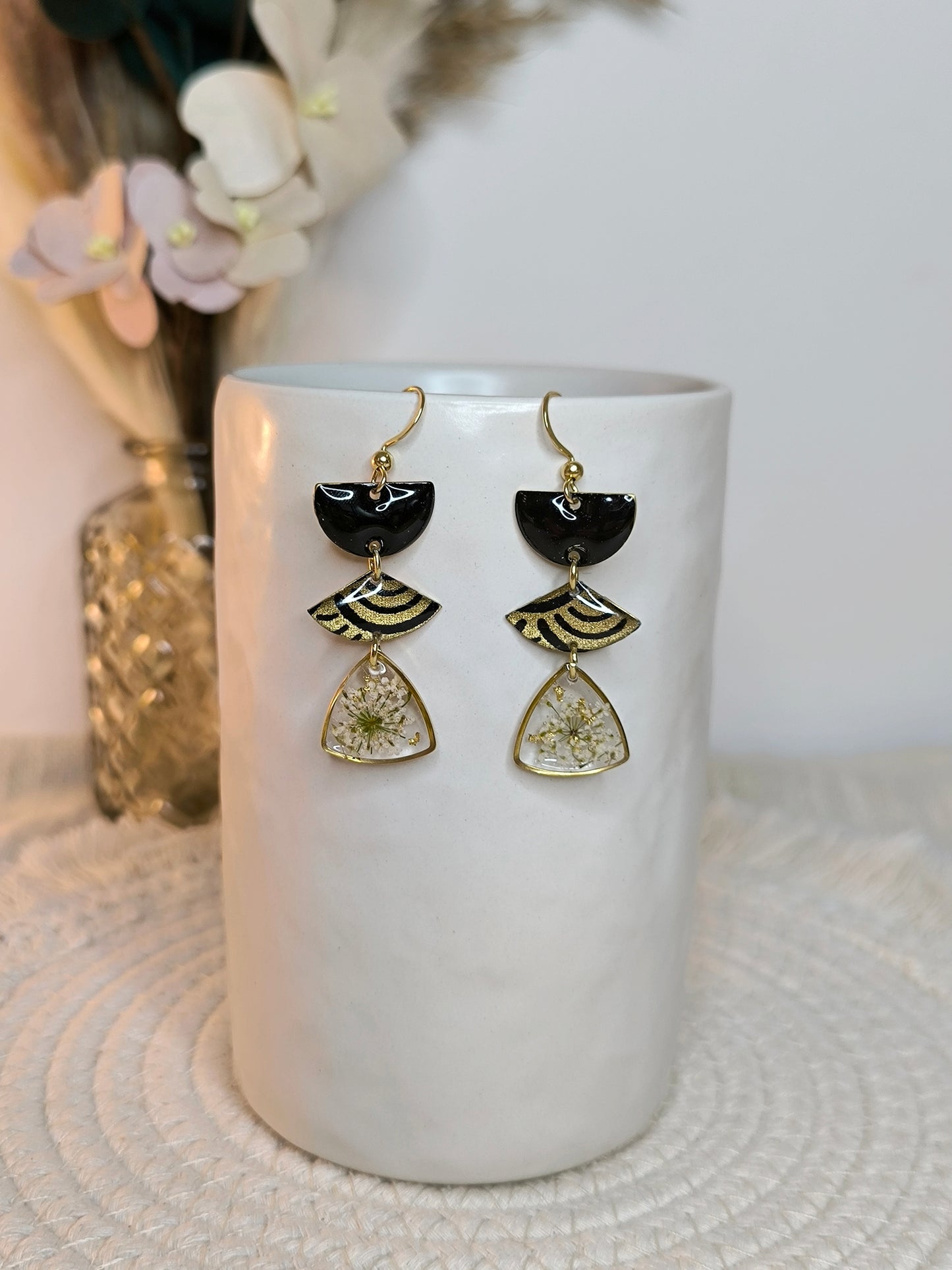 Boucles d'oreilles florales : Petit éventail : Or noir
