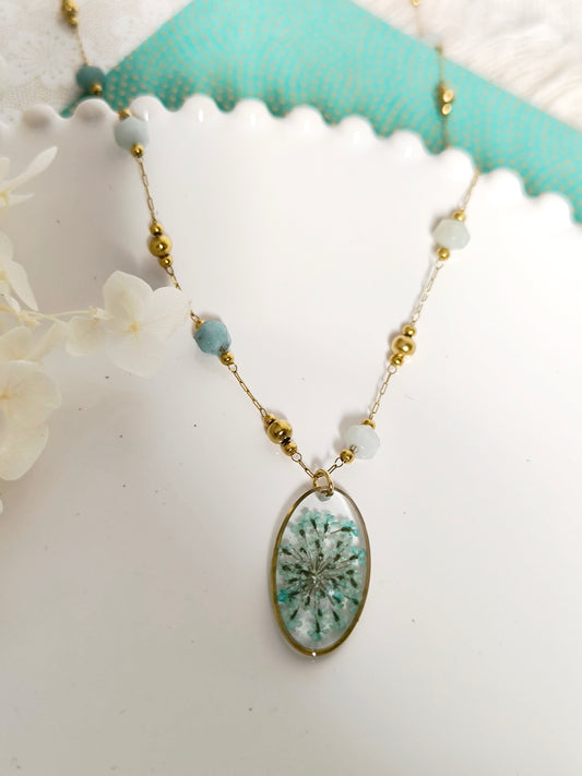 Collier bohème : fleurs et amazonite