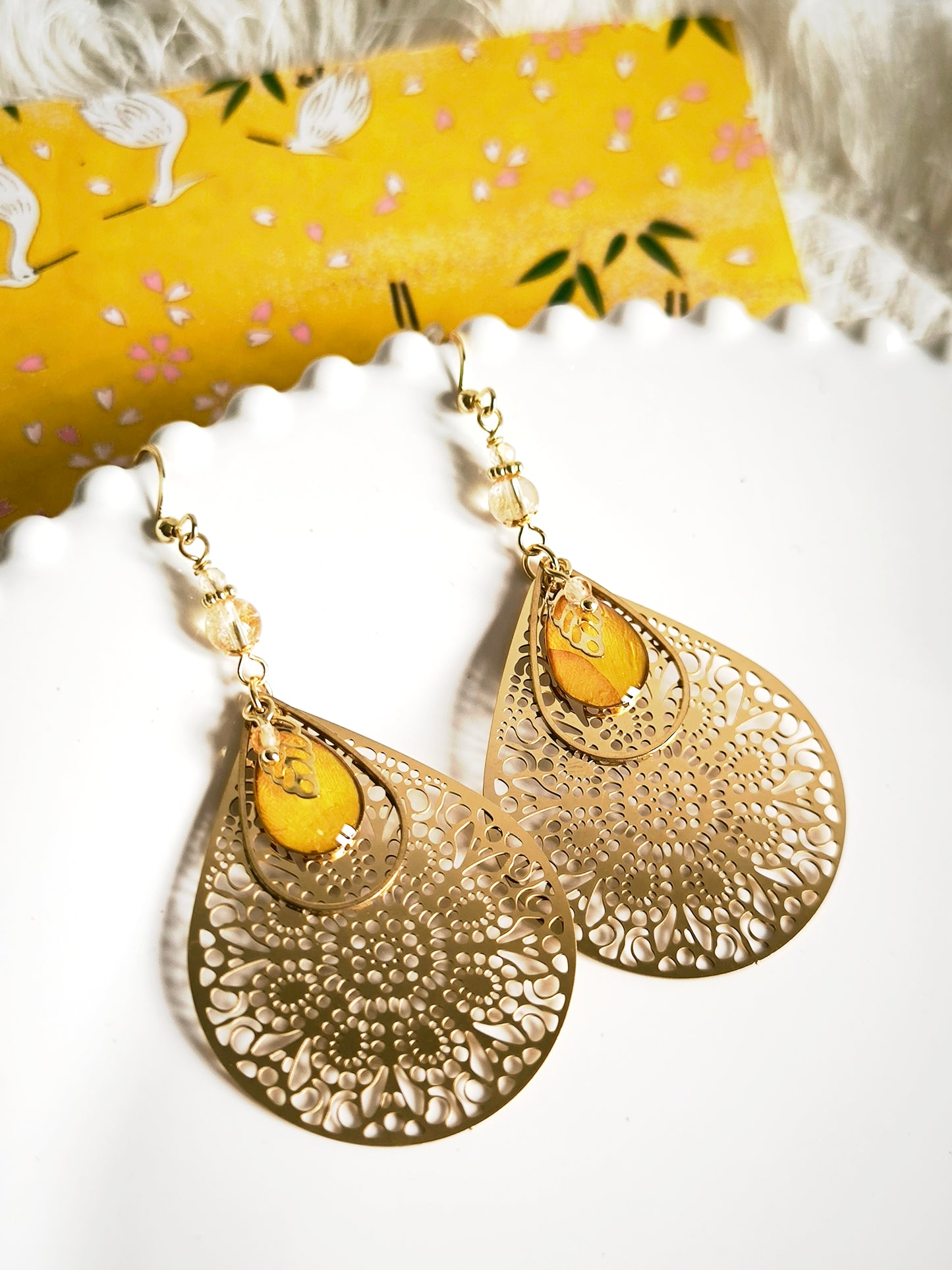 Boucles d'oreilles filigranes Renoncule et citrine - Bijoux floral bohème chic en acier doré - Bleucalyptus
