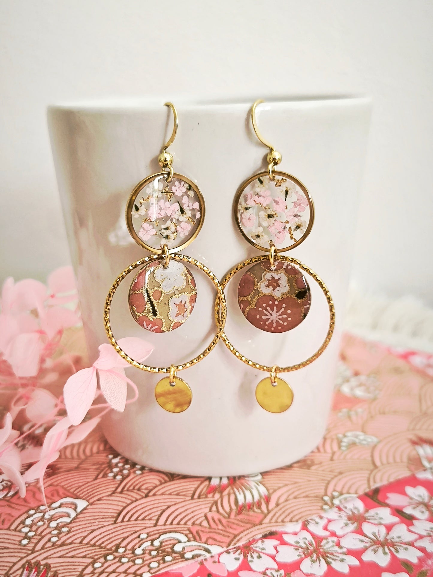 Boucles d’oreilles “Sakura d’Aurore” – Fleurs séchées & papier japonais