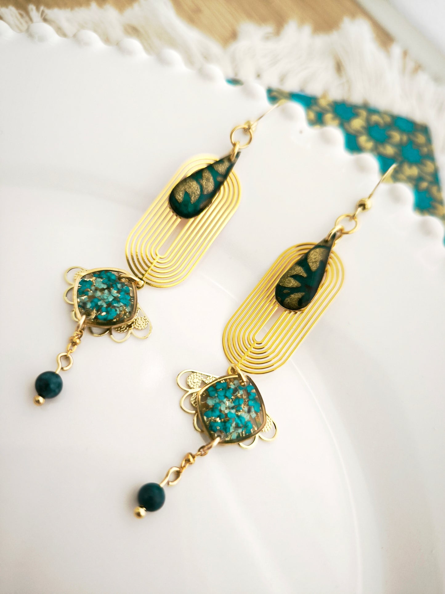 Boucles d'Oreilles "Oasis de Shambhala" – Pierre d'Apatite & Papier Lokta