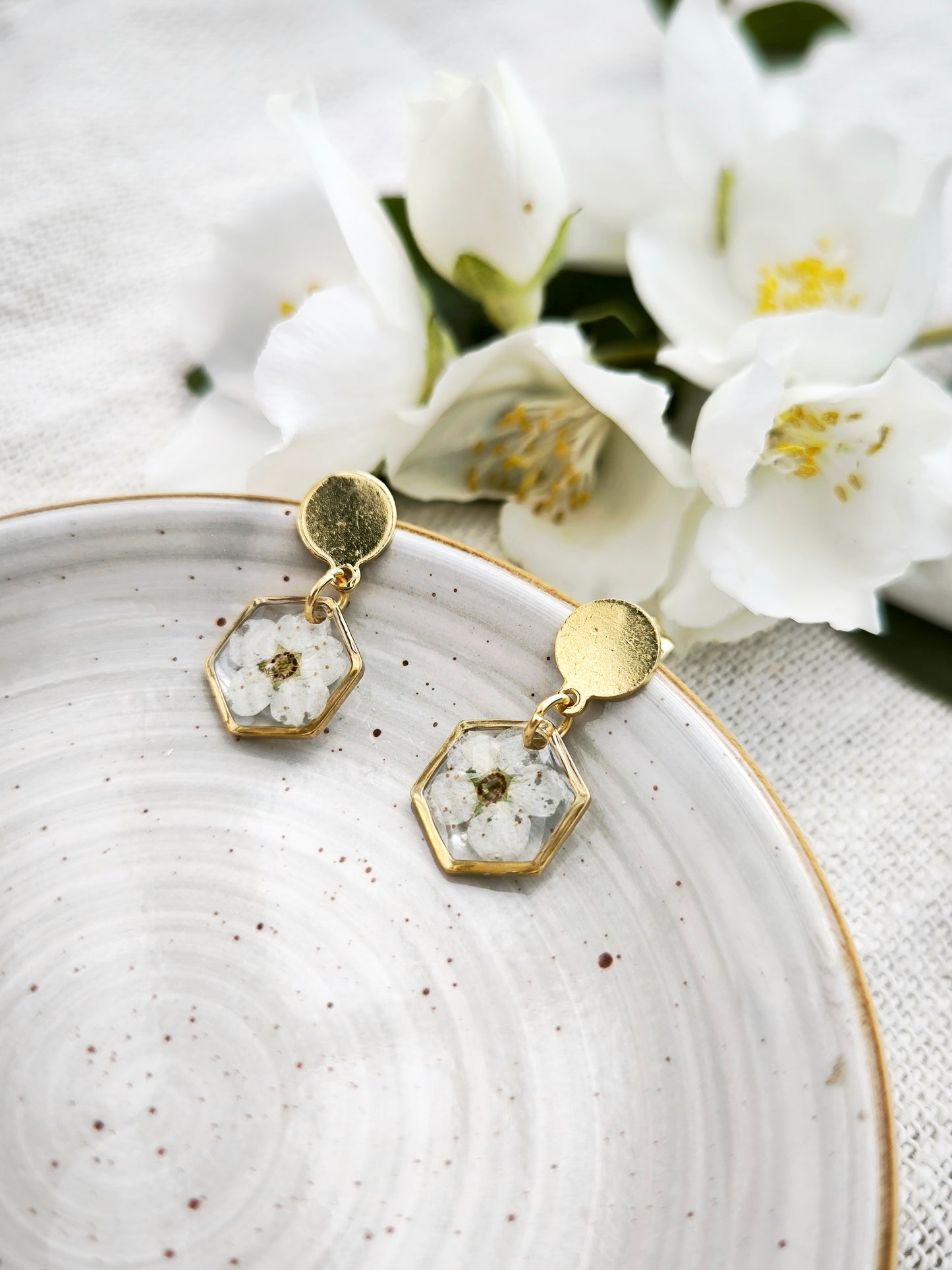 Mini Boucles d’oreilles fleuries - hexagone -  acier doré (Copie)