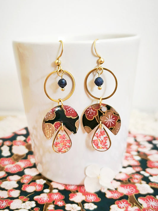 Boucles d’oreilles “Yozakura” – Fleur de carotte, lapis-lazuli & papier japonais