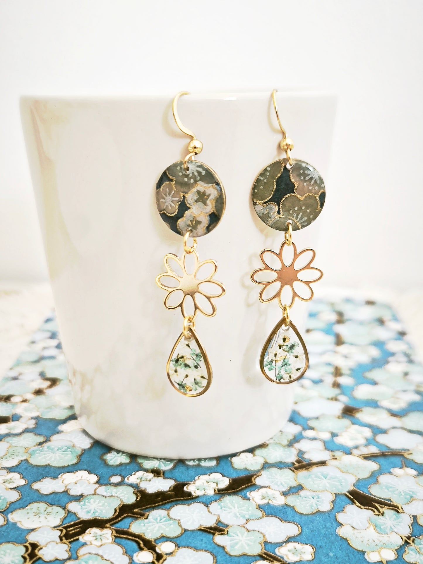 Boucles d’oreilles “fleur d'eau ” – Fleur de carotte & papier japonais