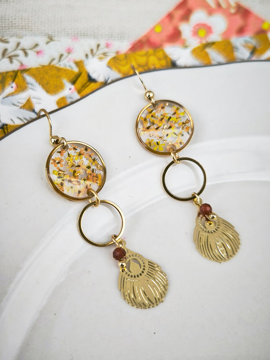 Boucles d’oreilles plumes - fleurs naturelles – Fleur de carotte & cornaline, acier doré
