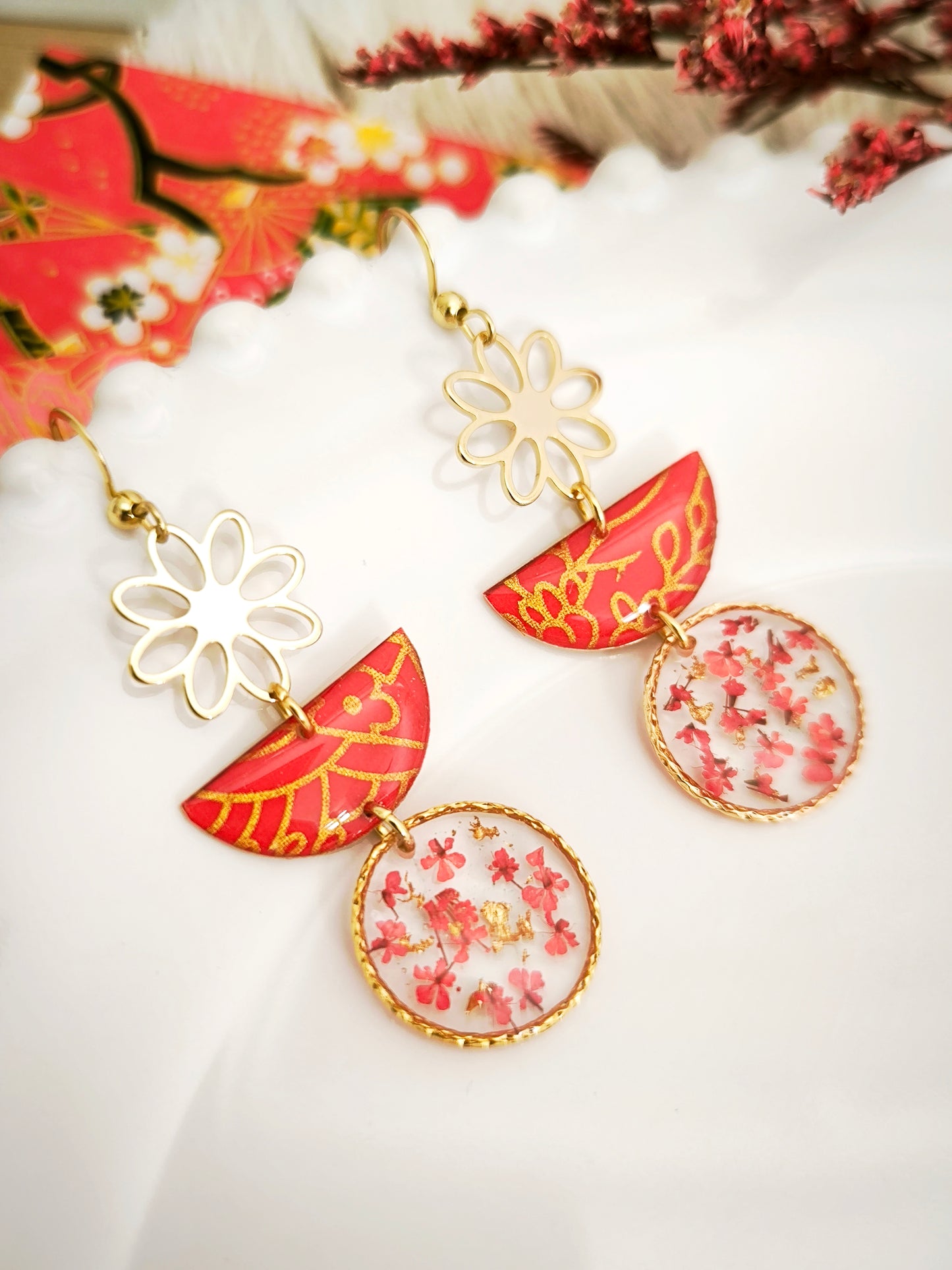 Boucles d’oreilles “Cerisier rouge ” – Fleurs séchées & papier japonais