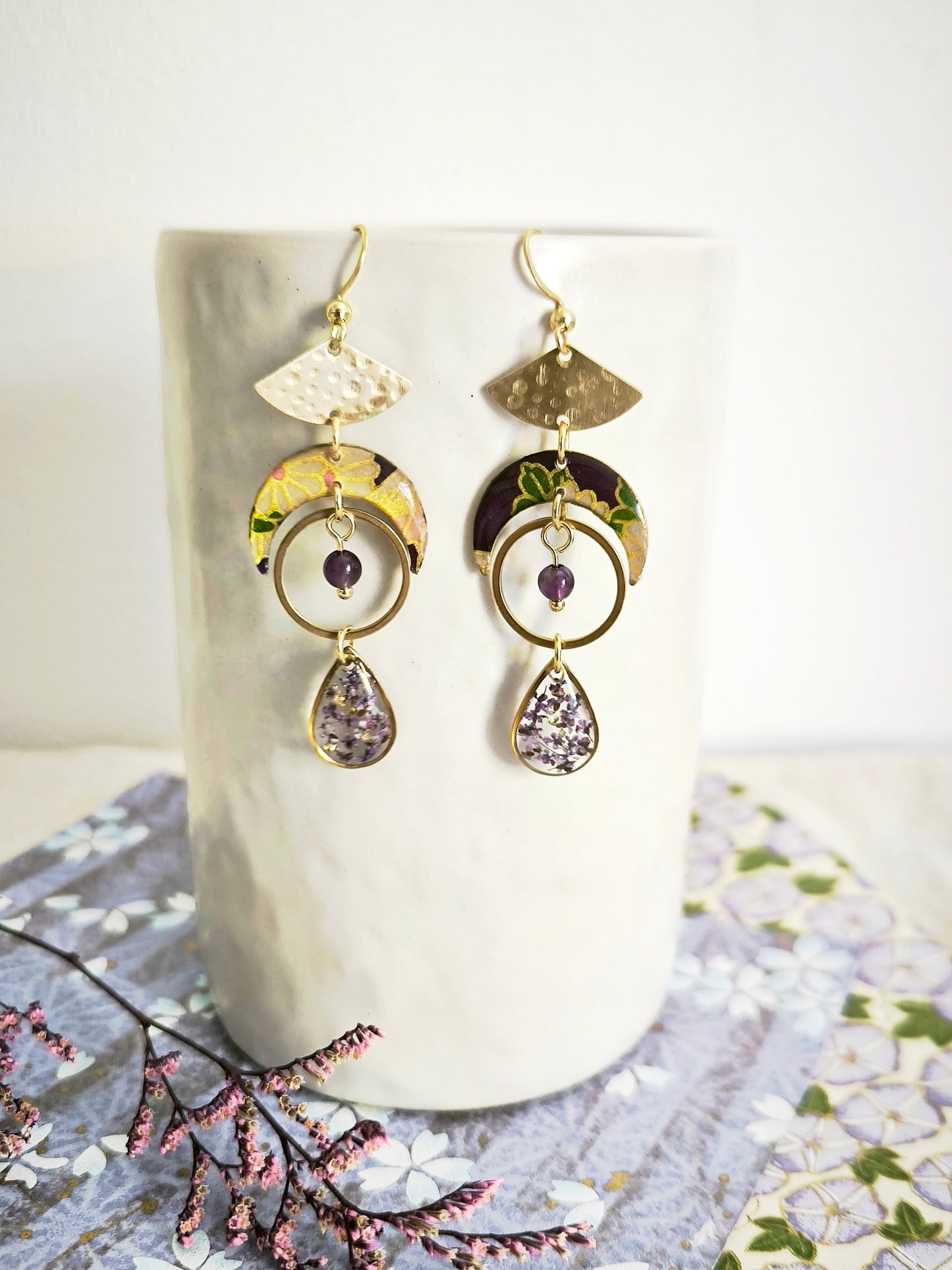 Boucles d’oreilles florales – Clair de lune japonais & améthyste