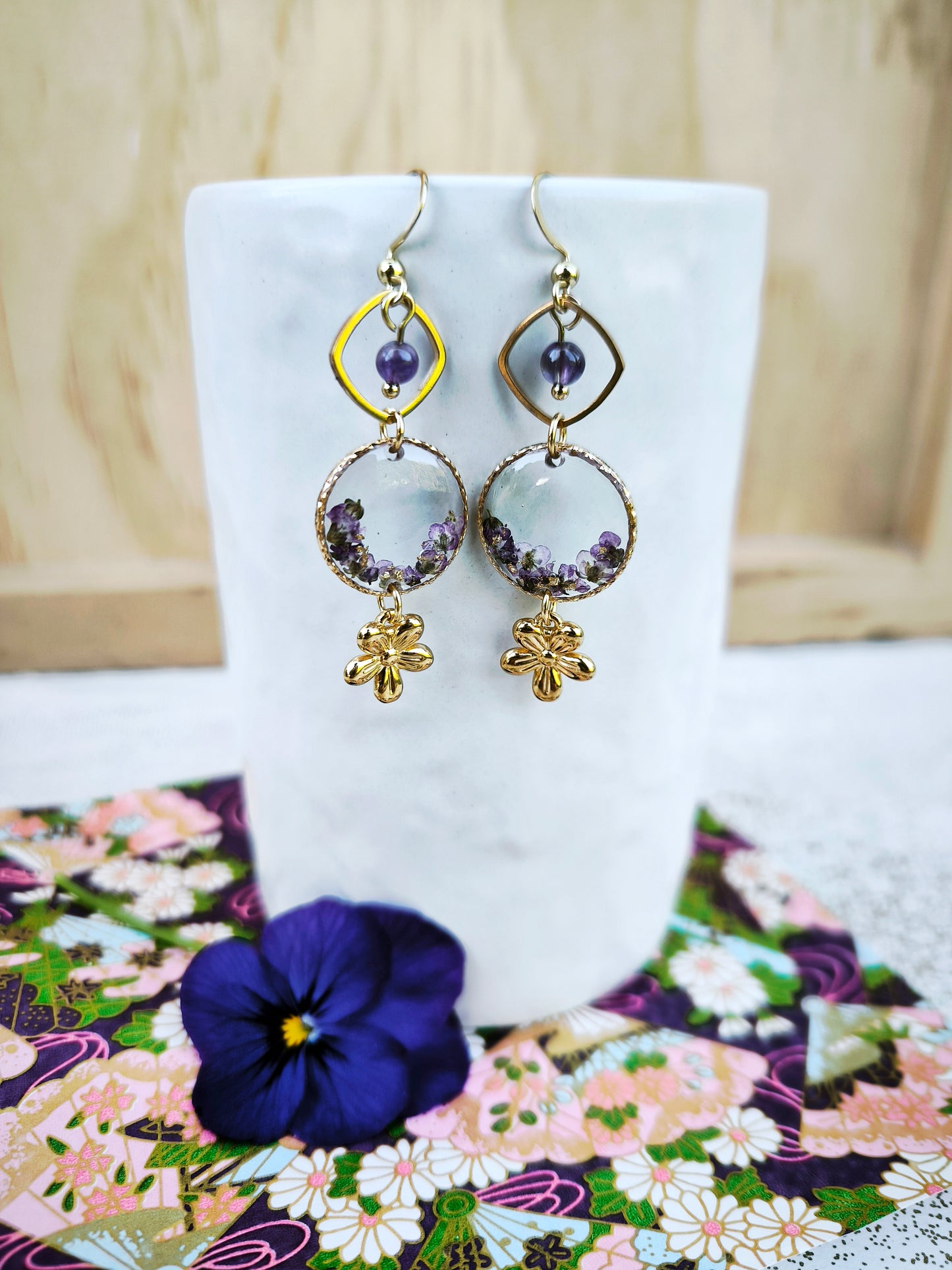 Boucles d’oreilles “Viola" – Alysse violette, fleurs naturelles & acier doré