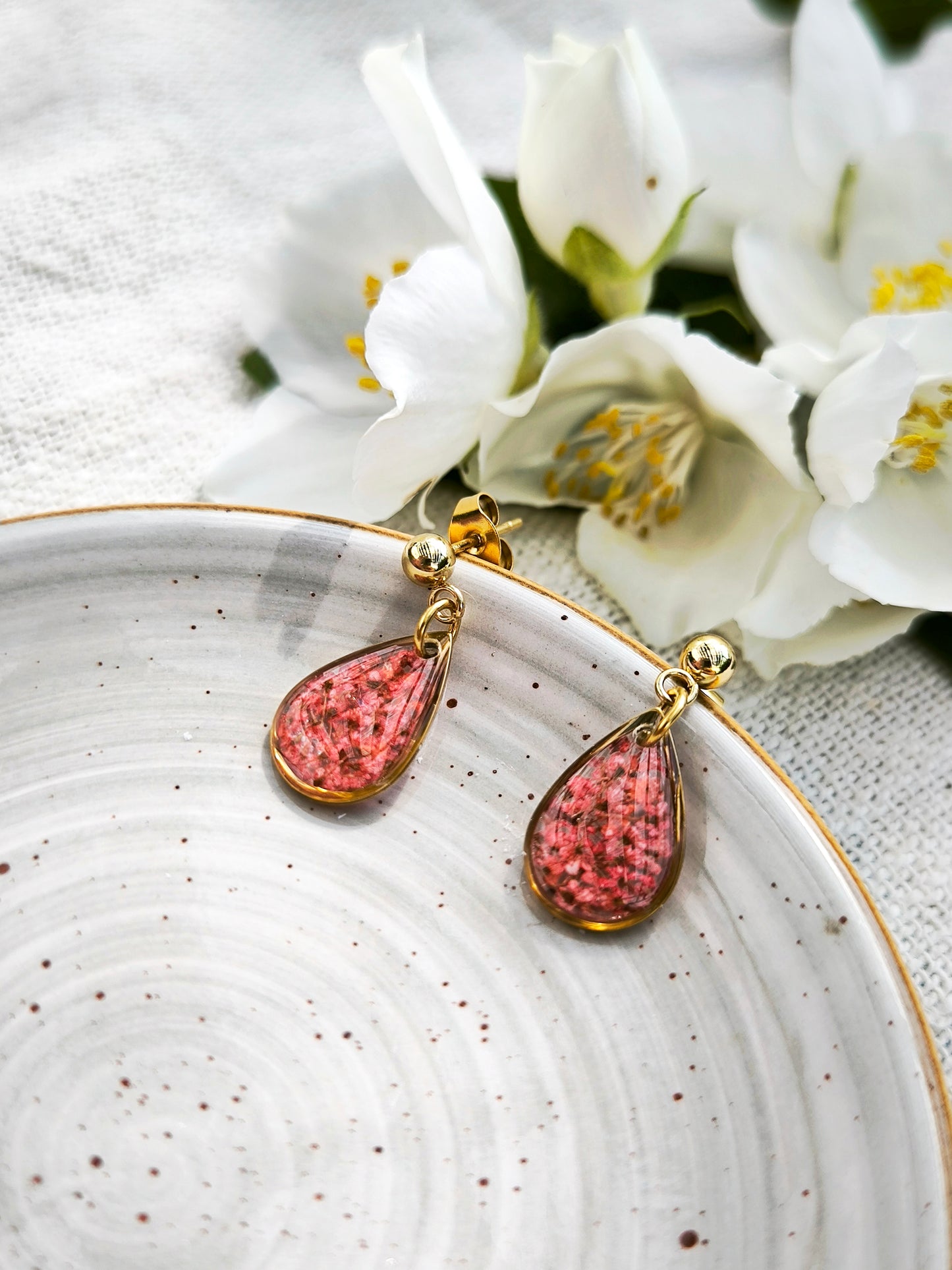 Mini Boucles d’oreilles fleuries - goutte -  acier doré