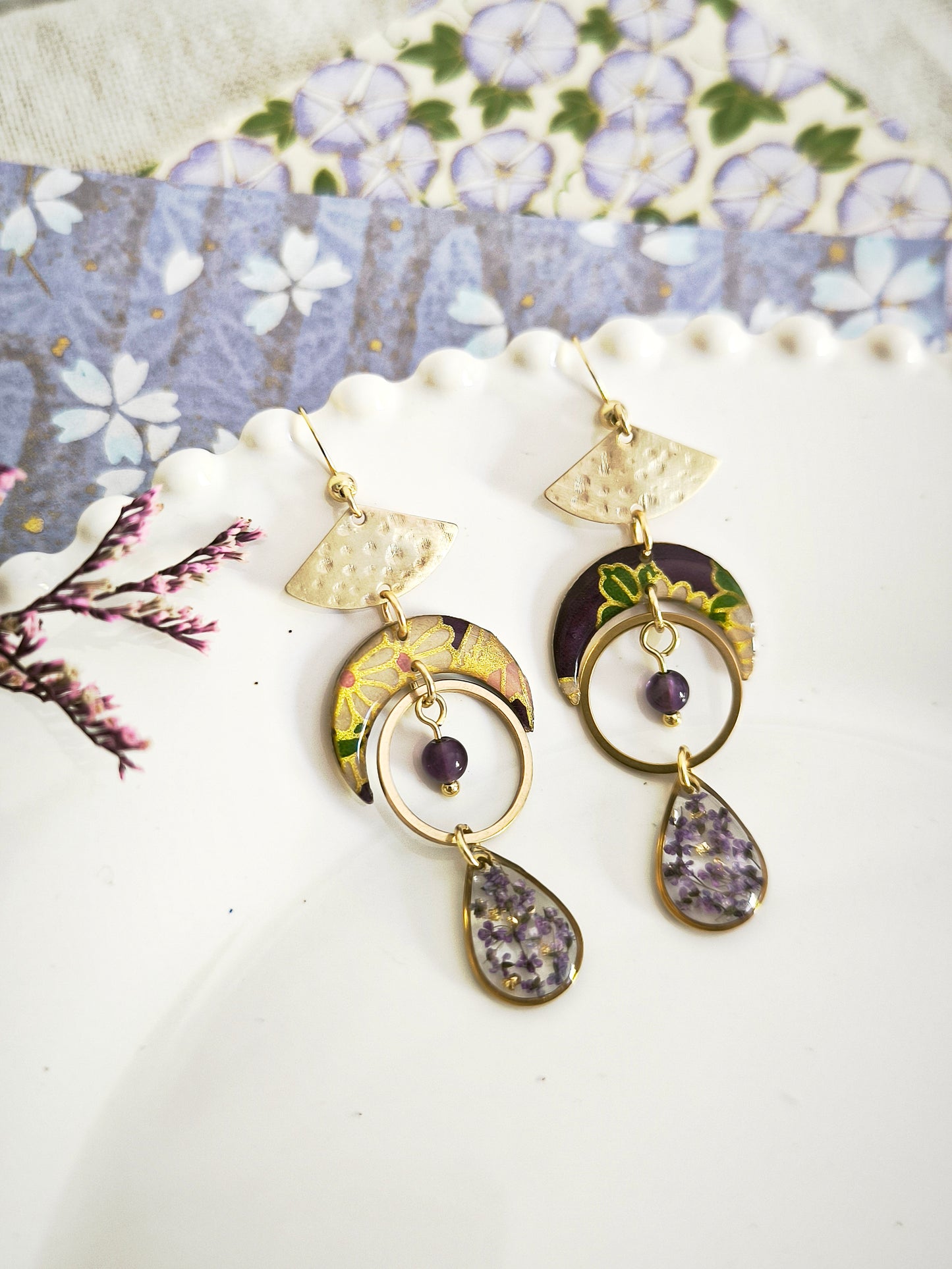 Boucles d’oreilles florales – Clair de lune japonais & améthyste