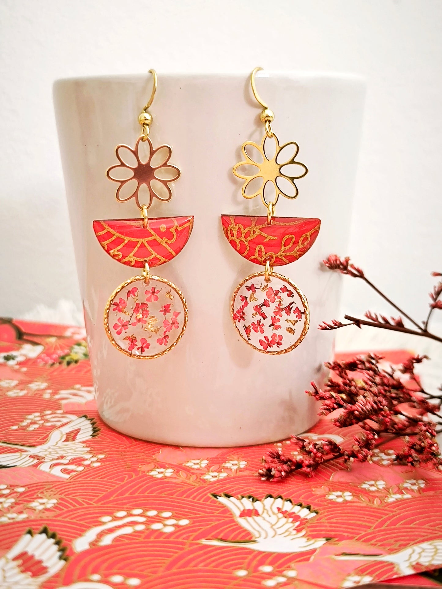 Boucles d’oreilles “Cerisier rouge ” – Fleurs séchées & papier japonais