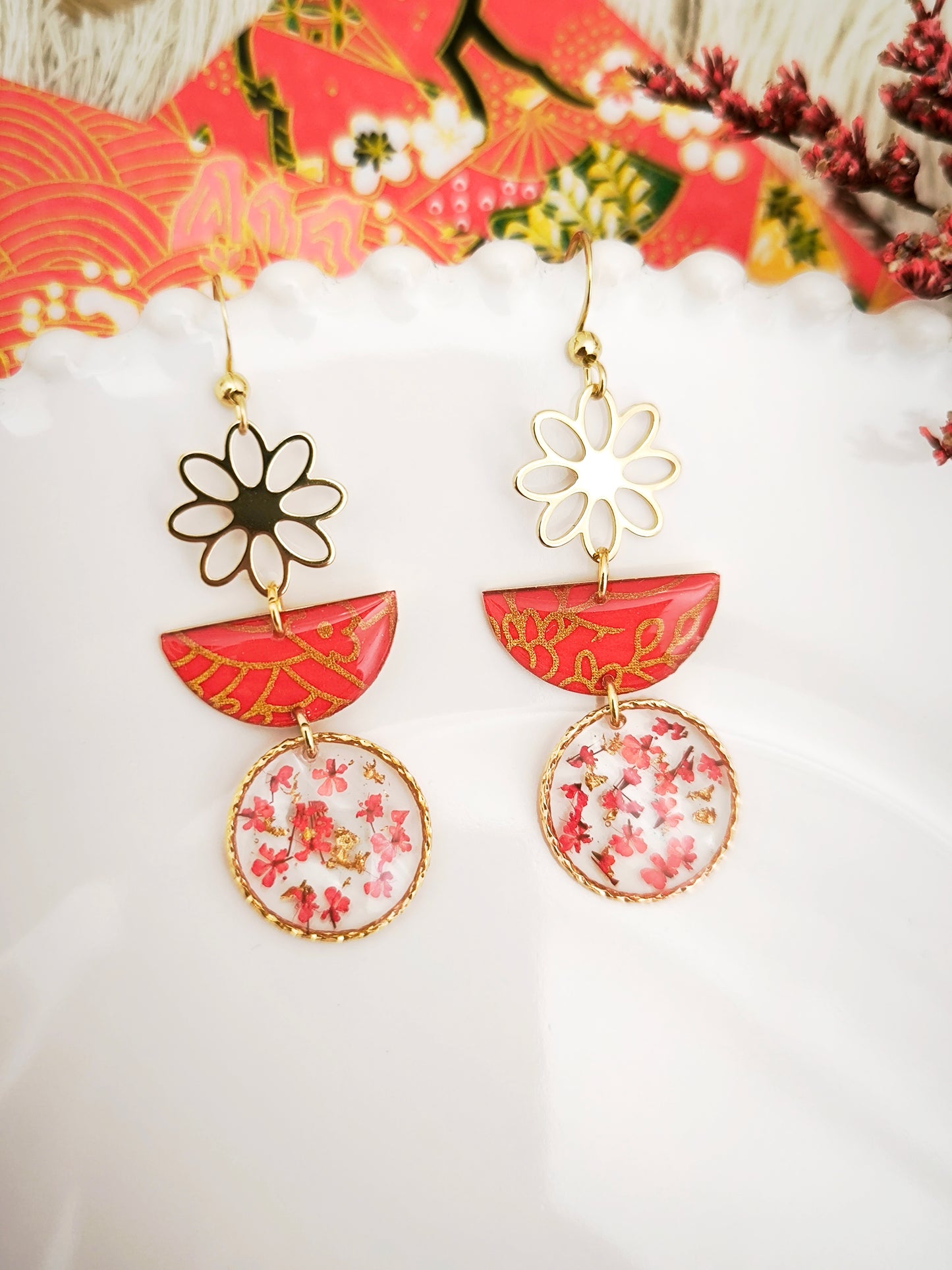 Boucles d’oreilles “Cerisier rouge ” – Fleurs séchées & papier japonais