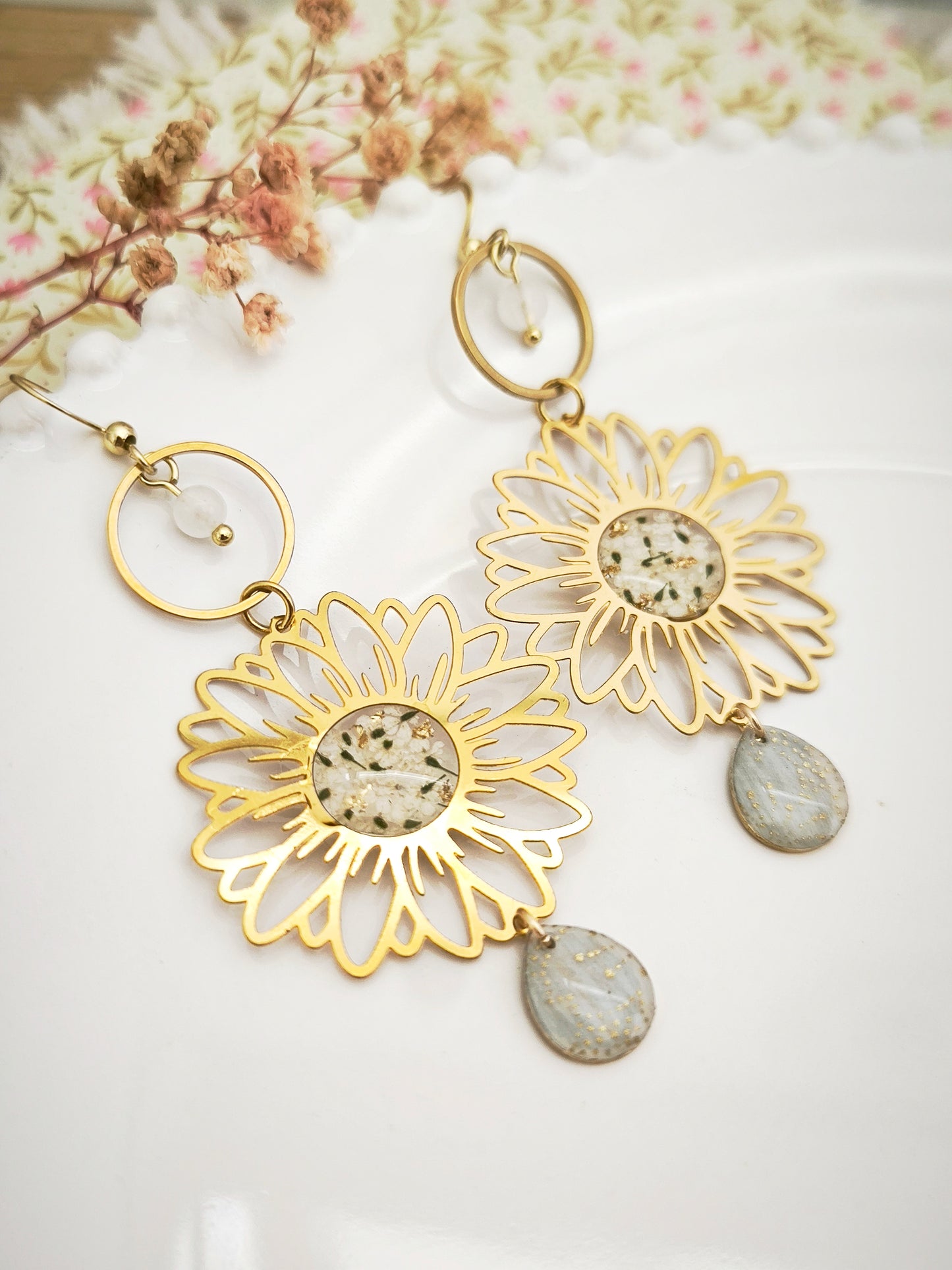 Boucles d'oreilles - L'Éveil des Ombrelles - fleurs blanches