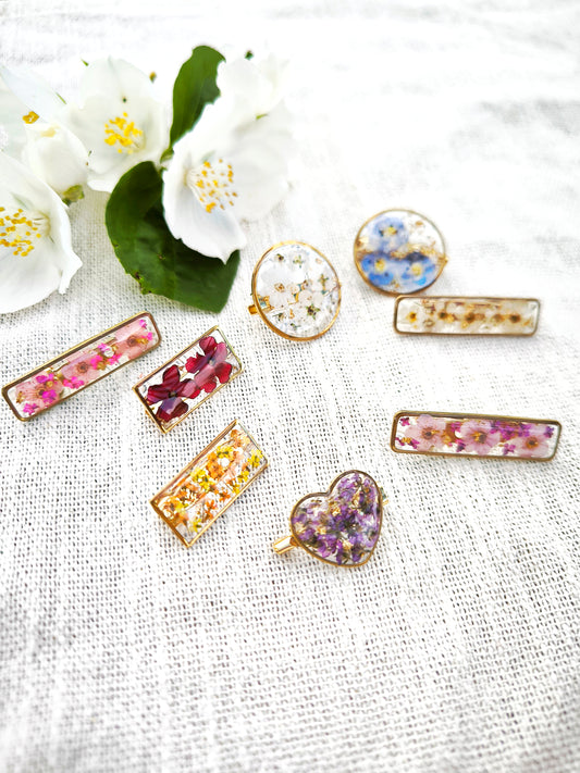 Broches florales artisanales en résine – Bijoux botaniques poétiques & élégants