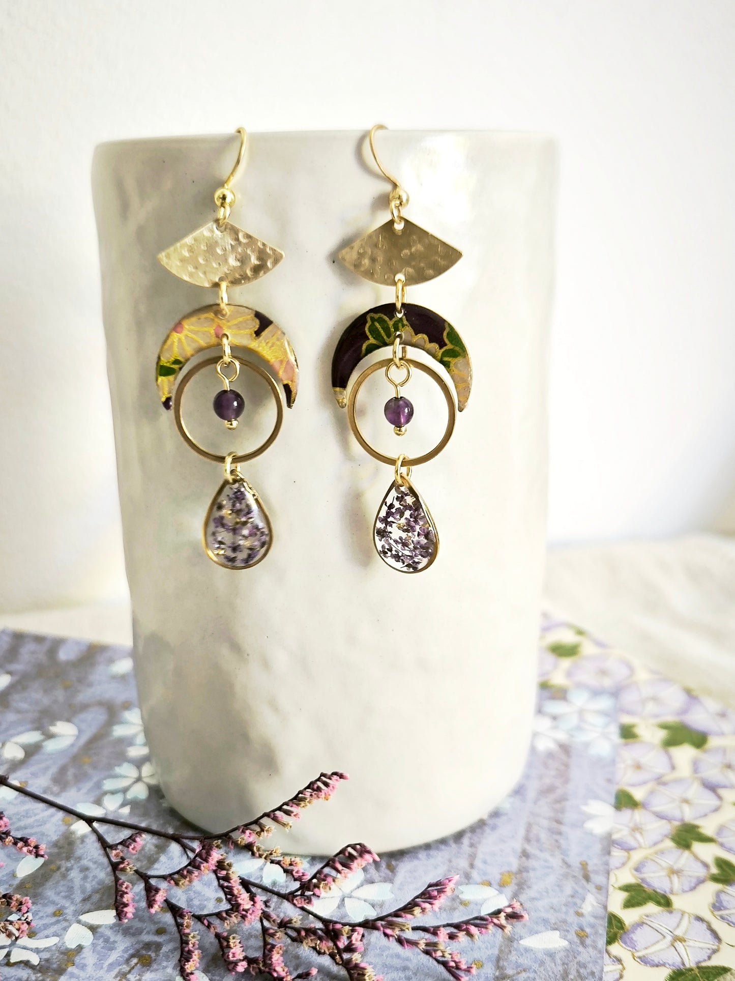 Boucles d’oreilles florales – Clair de lune japonais & améthyste
