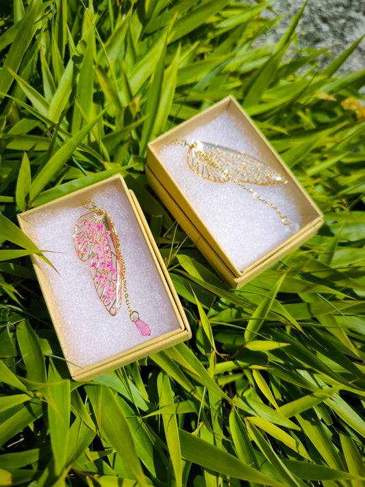 Collier féerique : Aile de fée et cristal